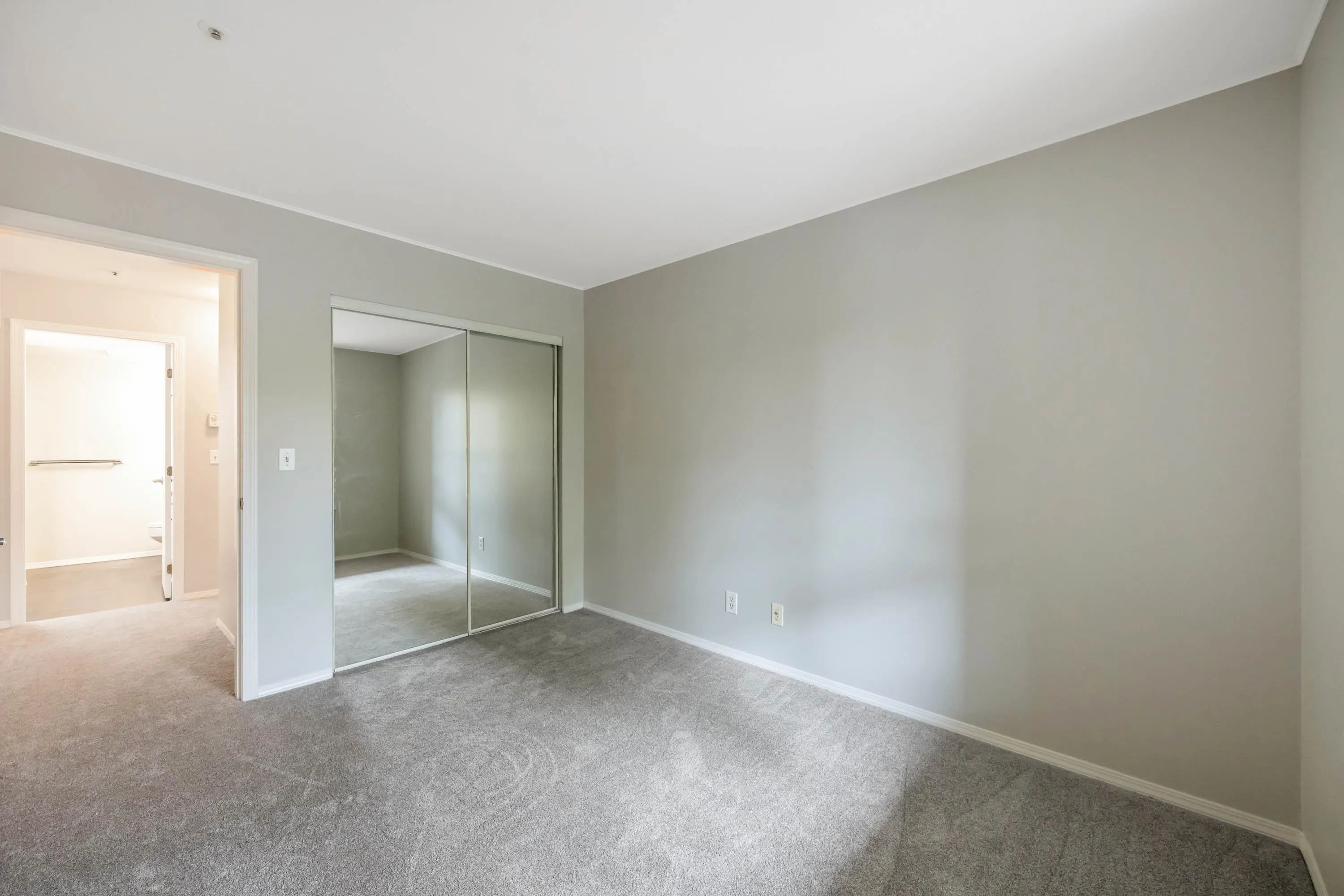 202 13870 70 Avenue