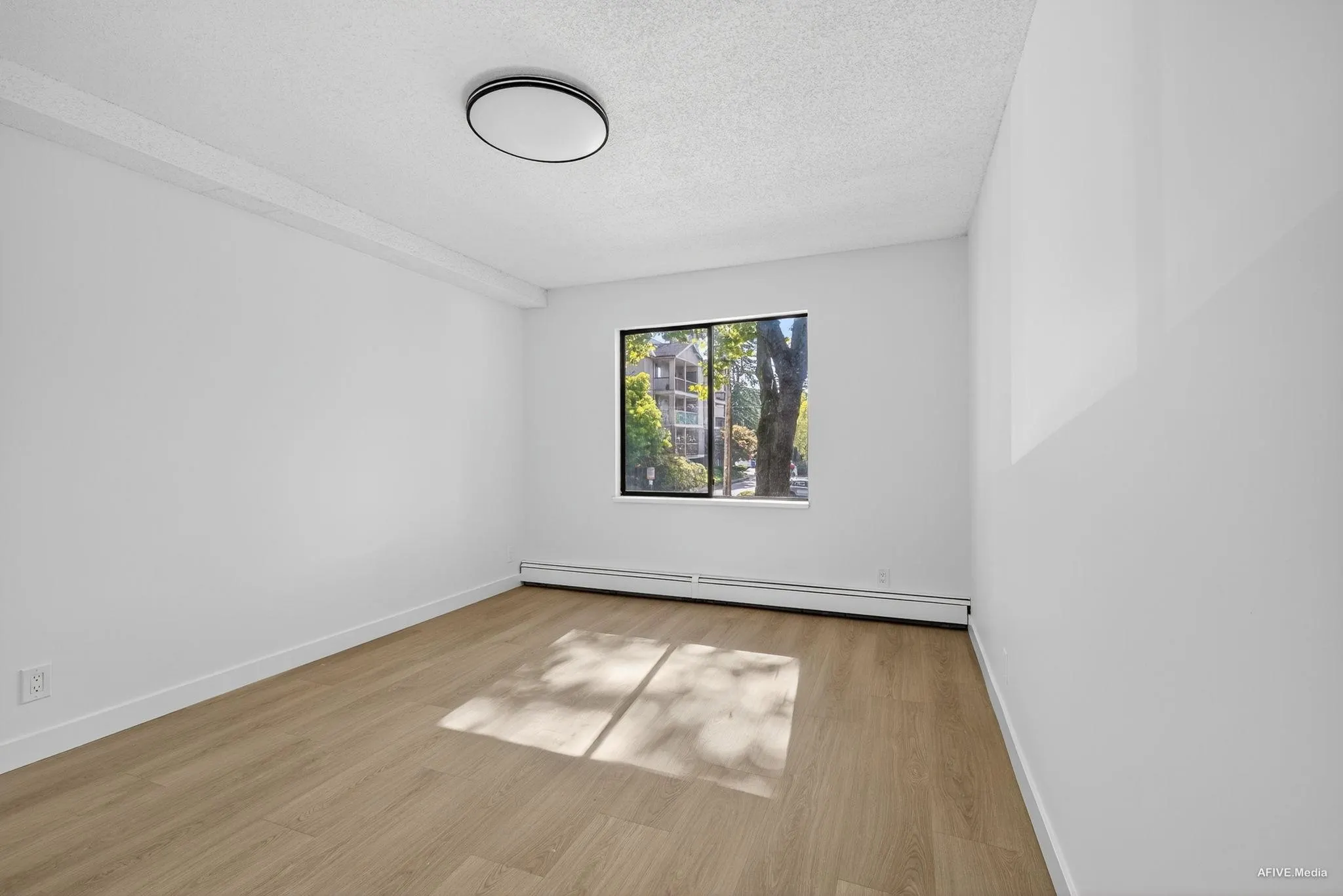 121 8511 Ackroyd Road