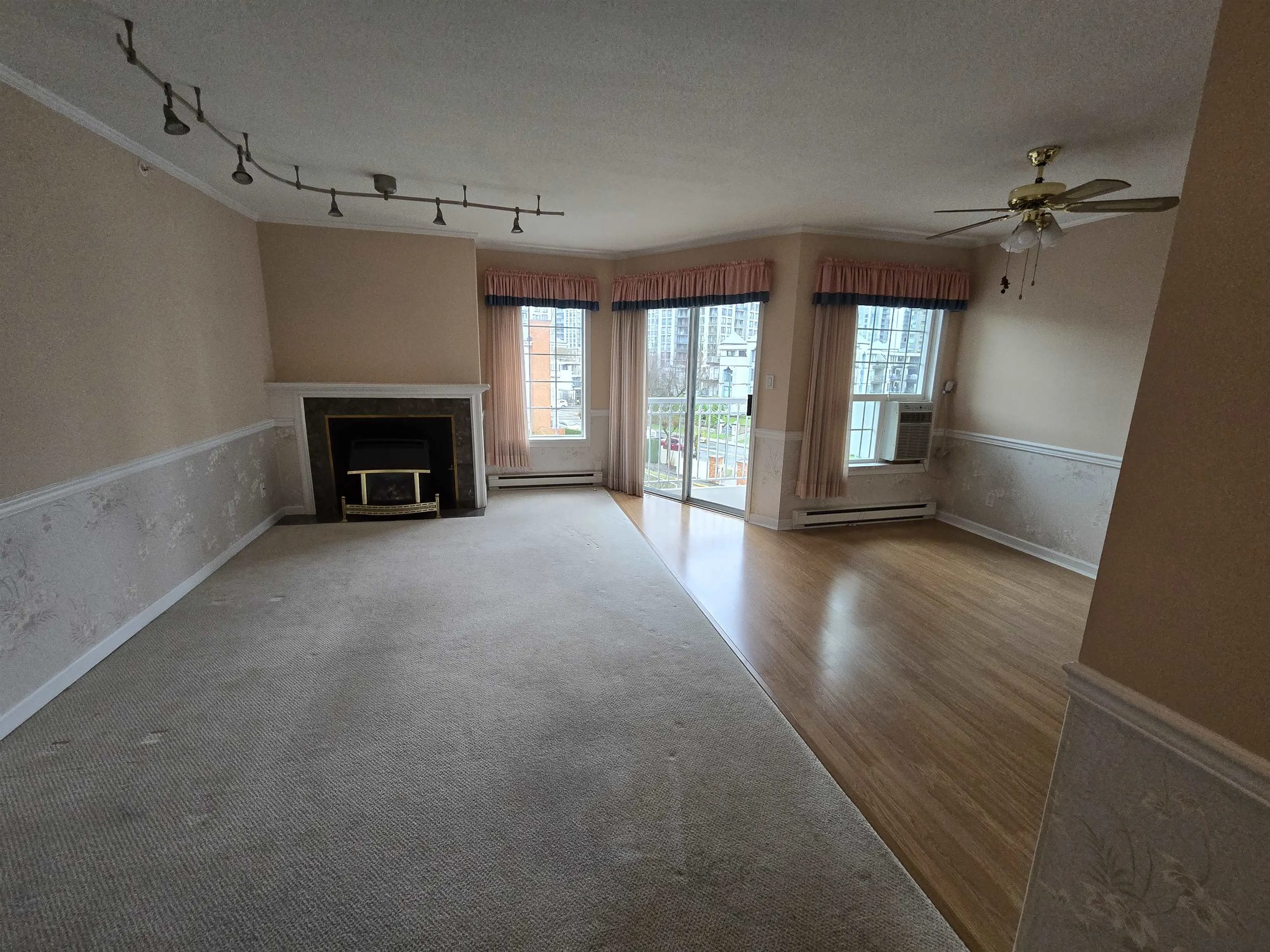 405 2963 Burlington Drive