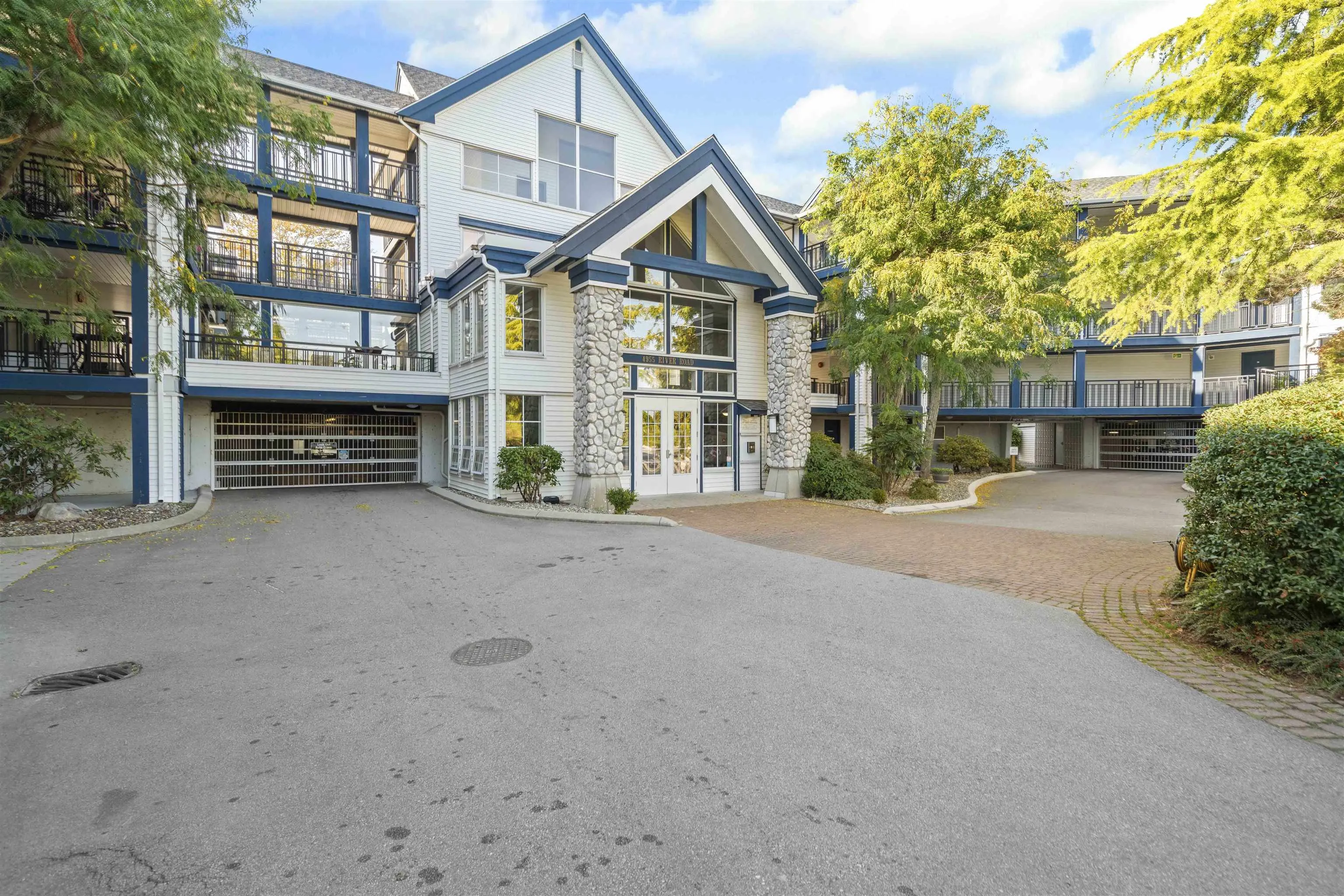 213 4955 River Road