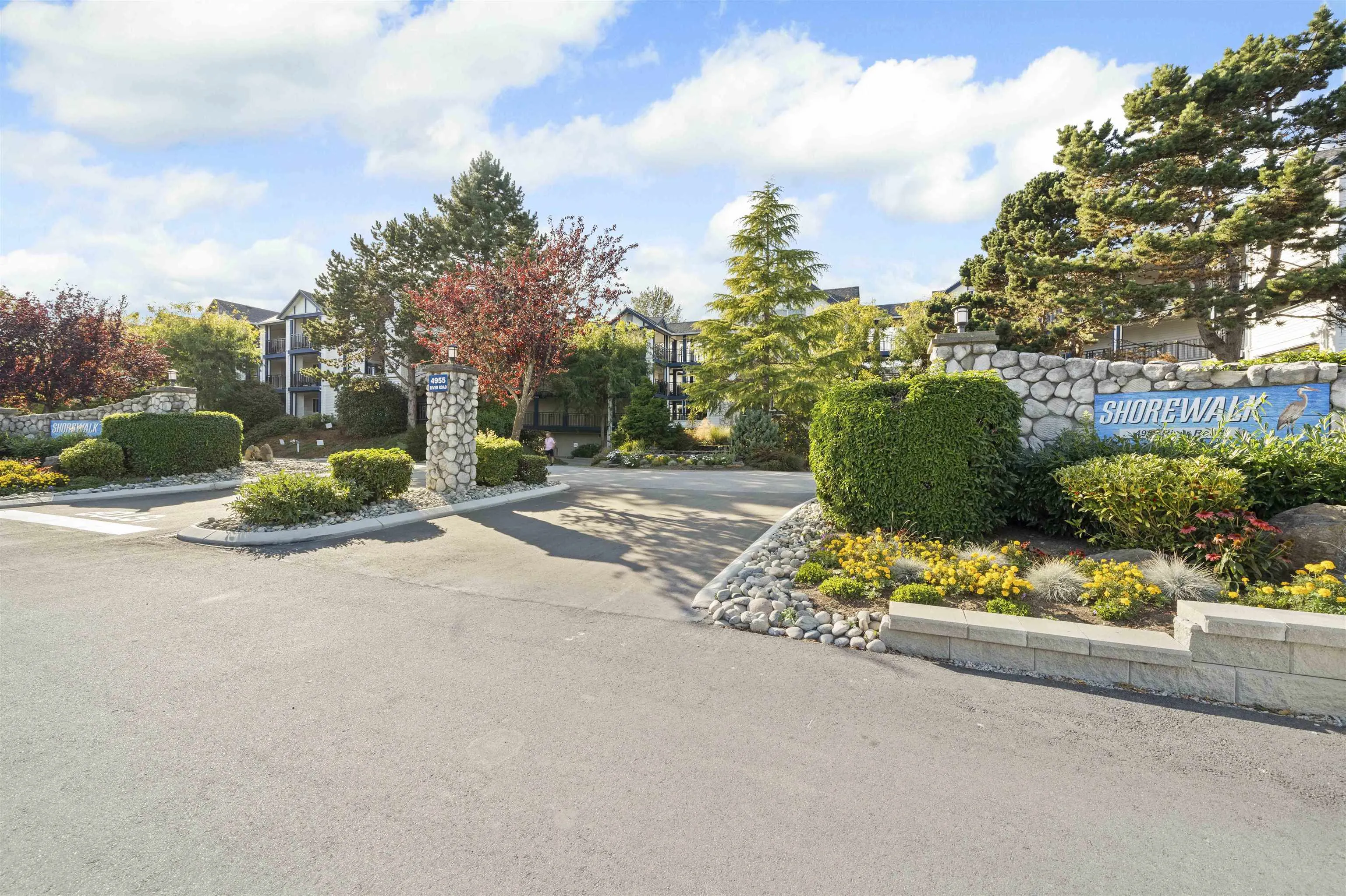 213 4955 River Road