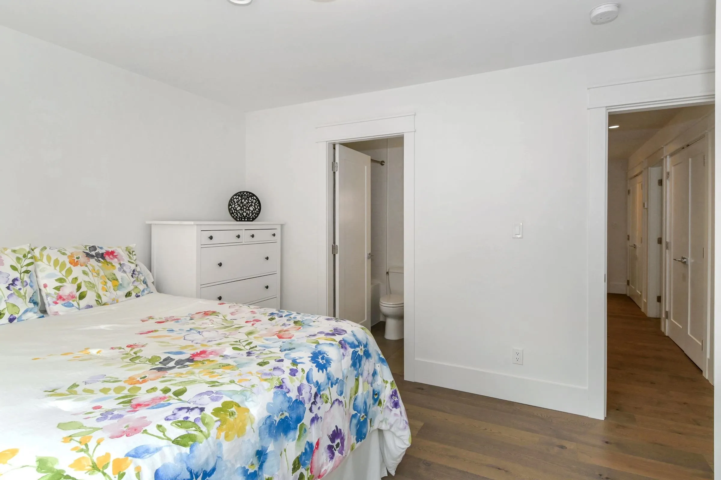 18 8425 Venture Way