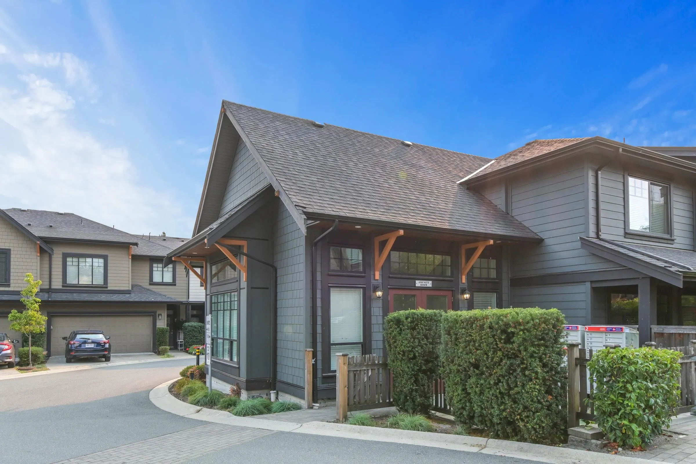 18 8425 Venture Way