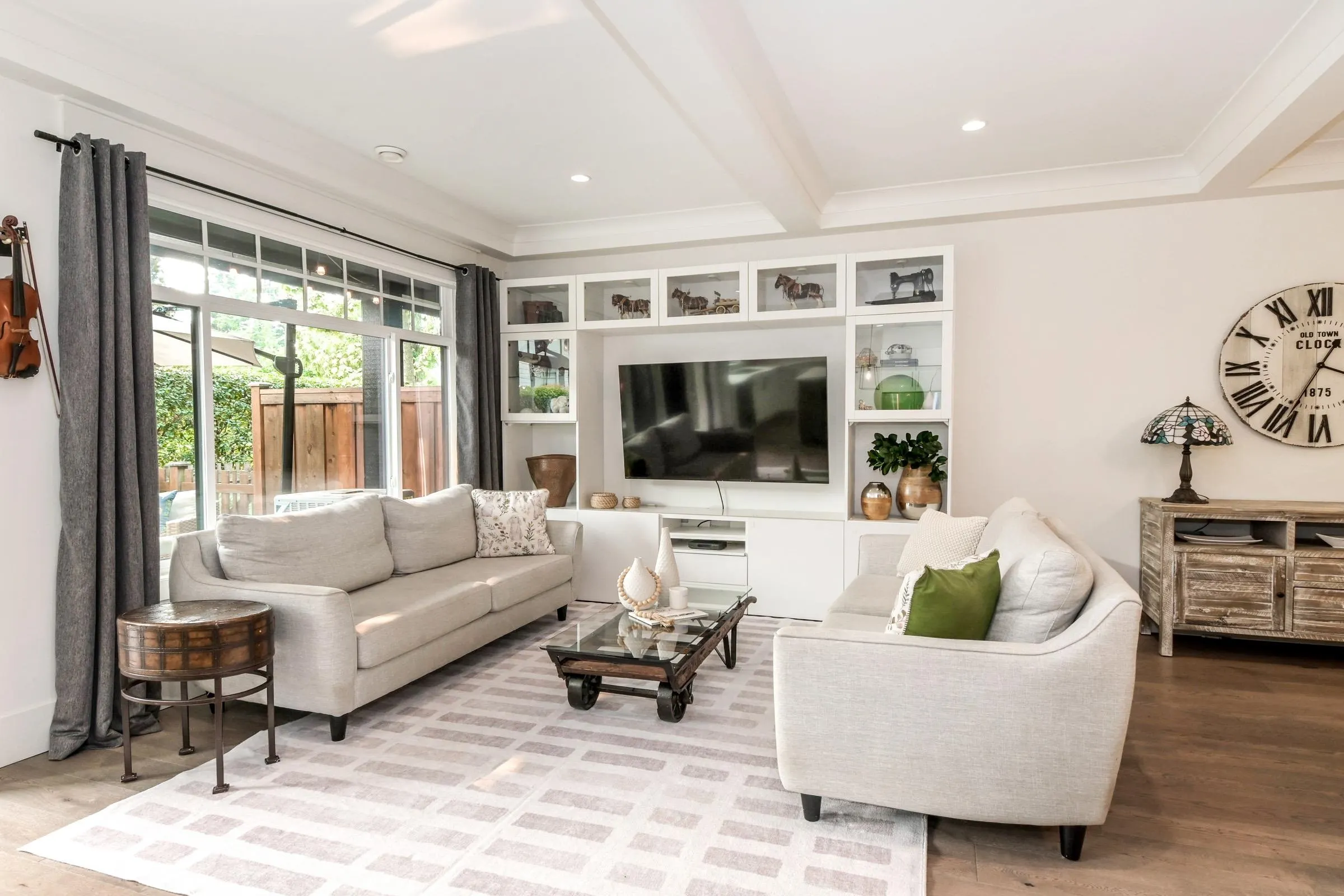 18 8425 Venture Way