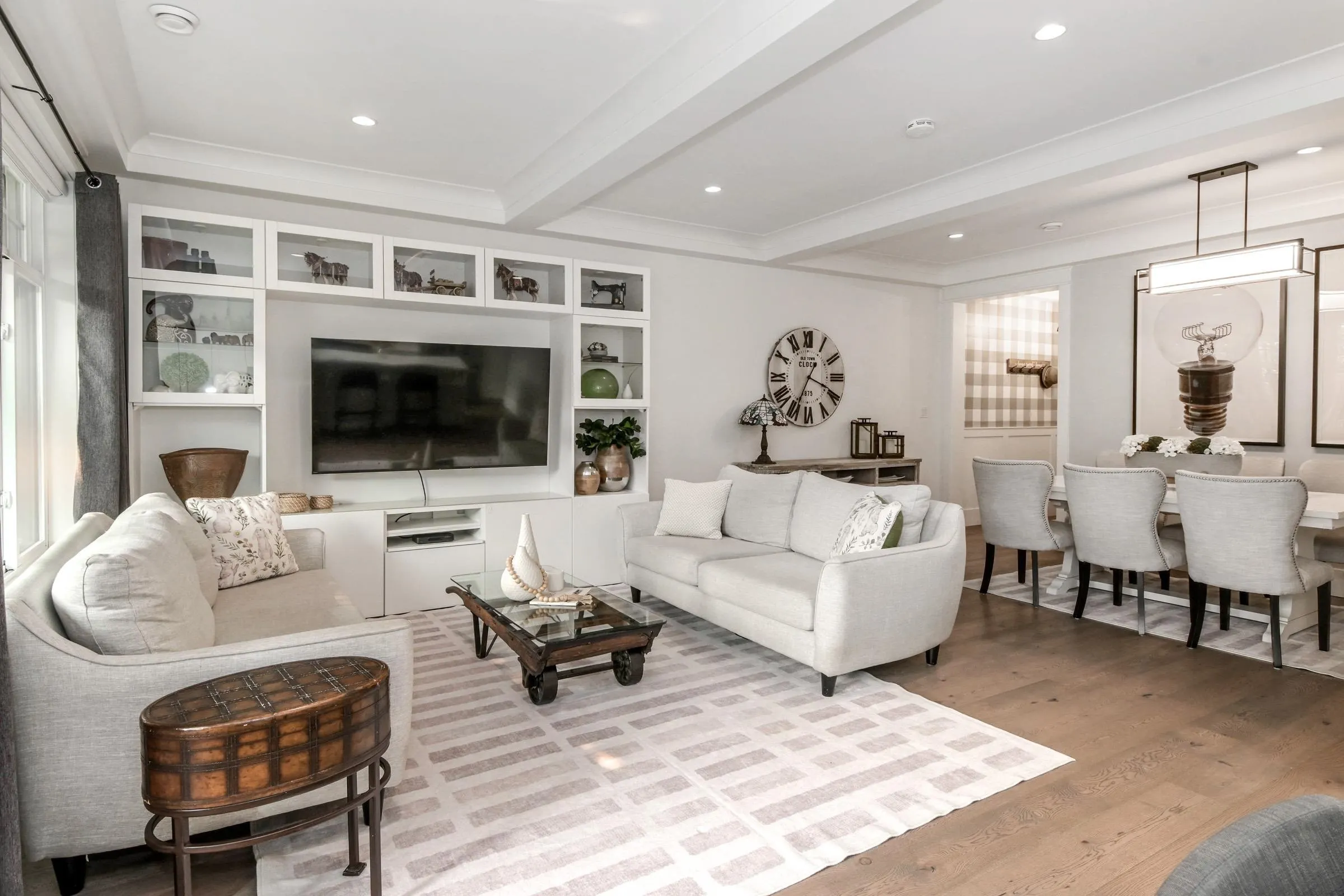 18 8425 Venture Way