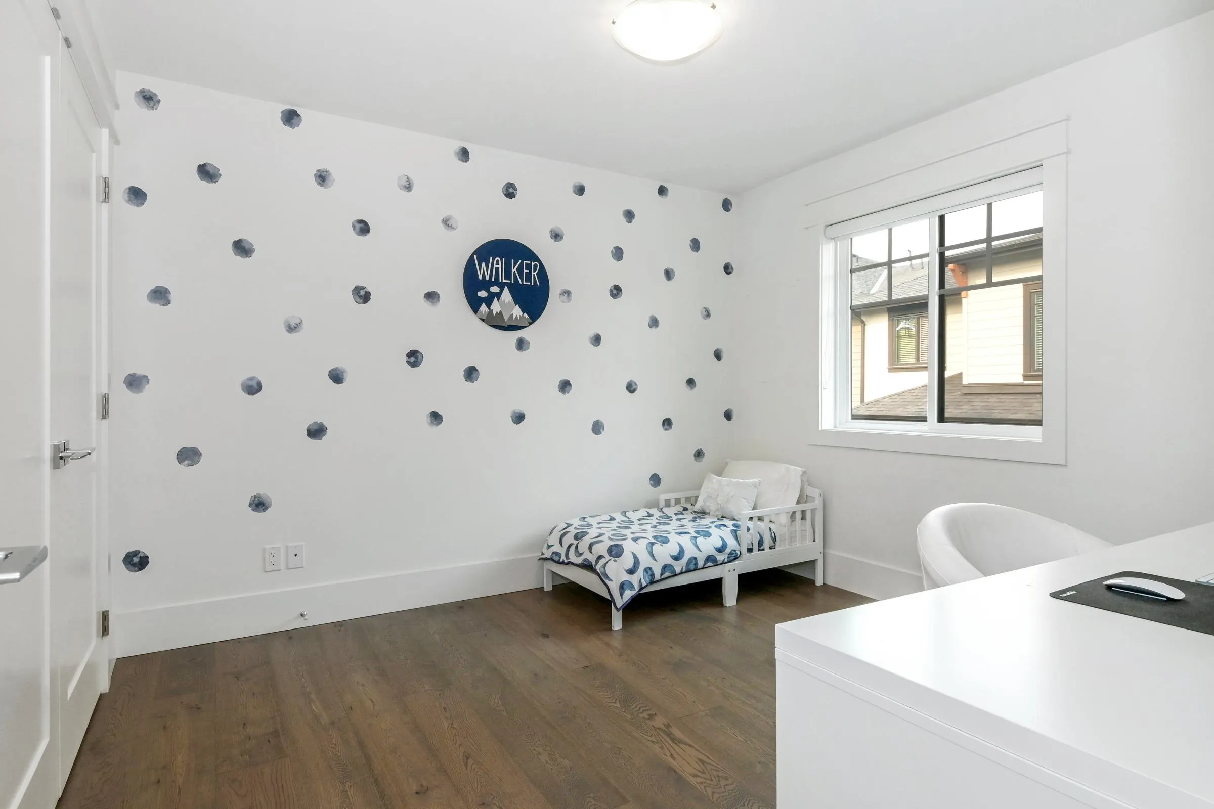 18 8425 Venture Way