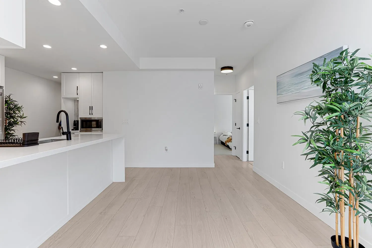 313 3018 St. George Street
