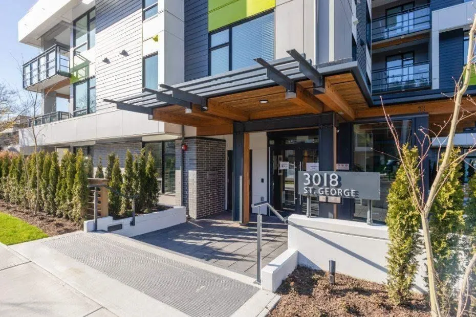 313 3018 St George Street
