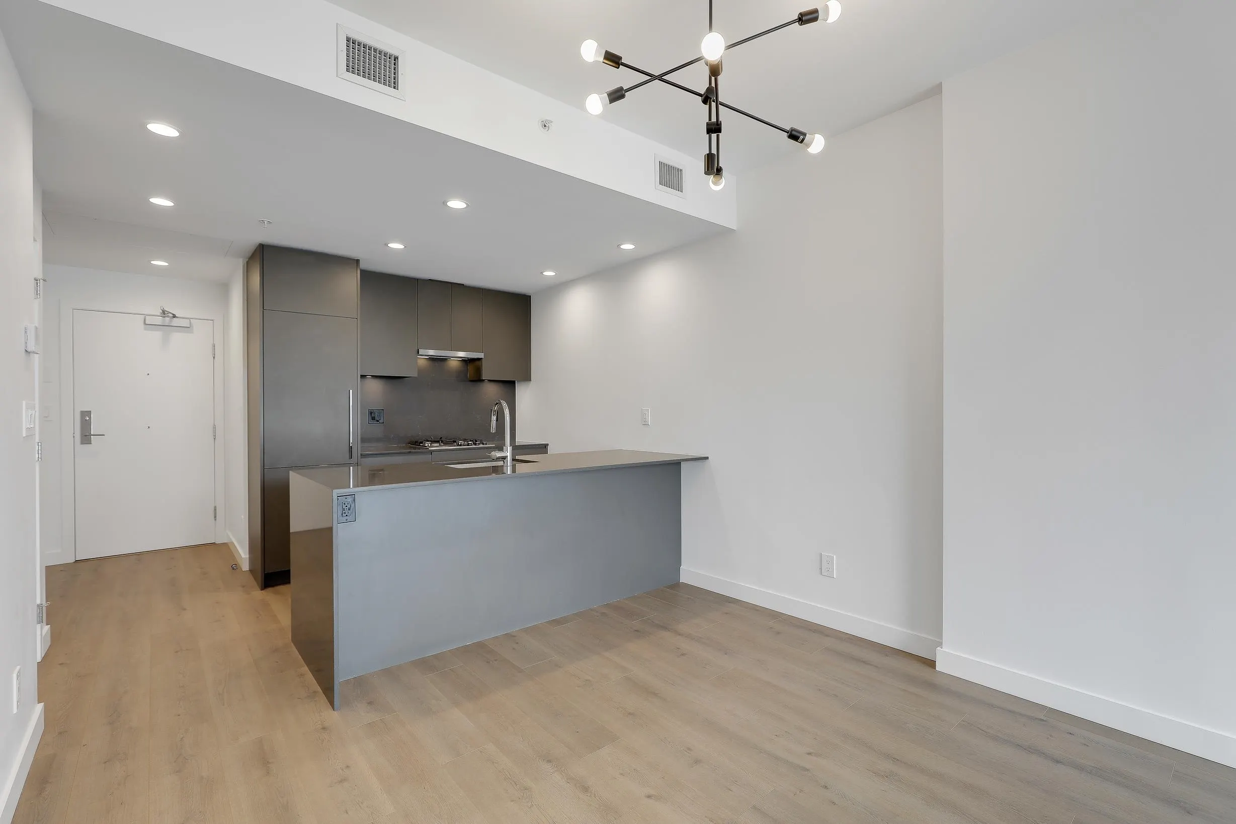 1308 2181 Madison Avenue