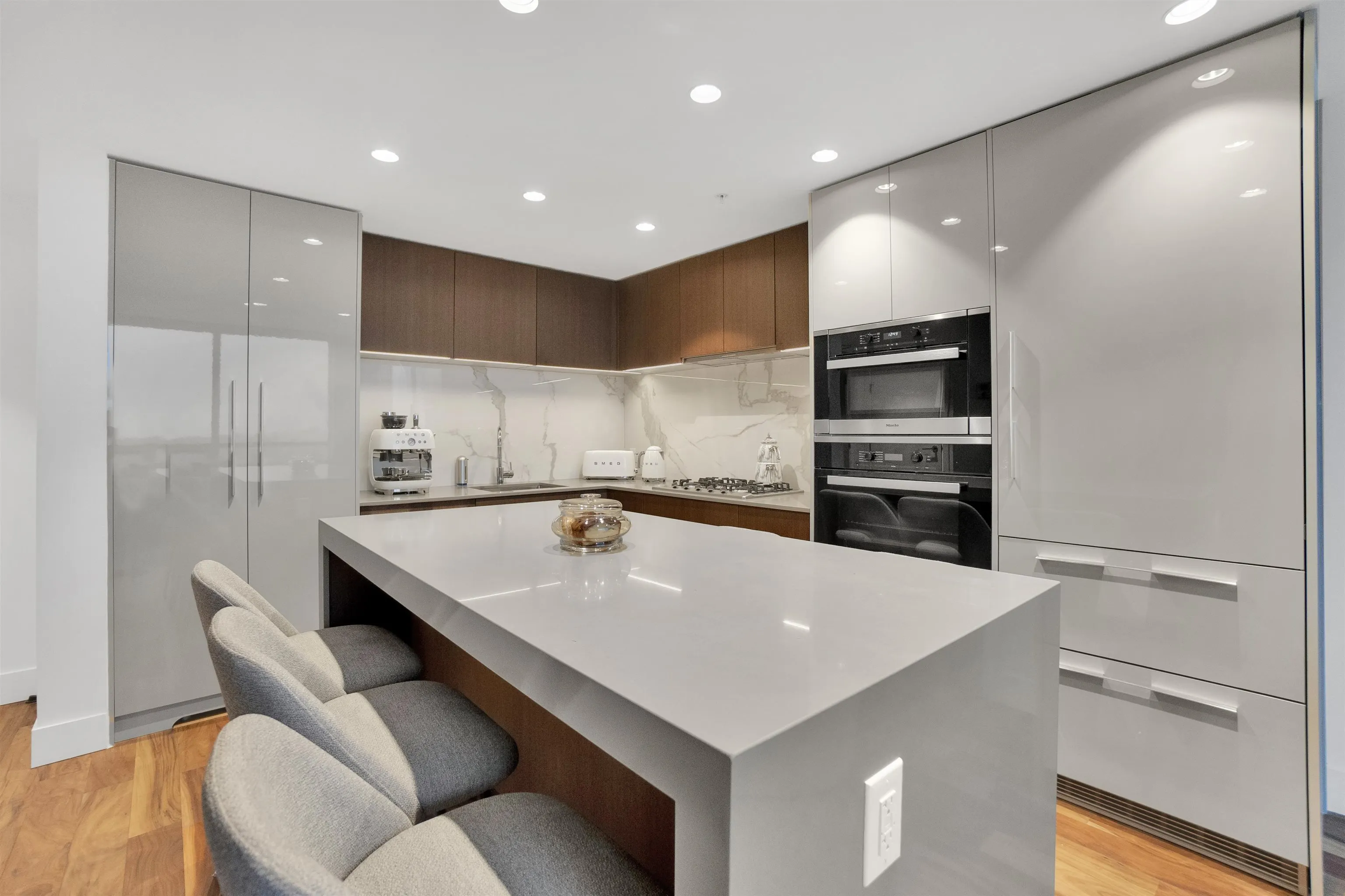 1302 1675 Lions Gate Lane
