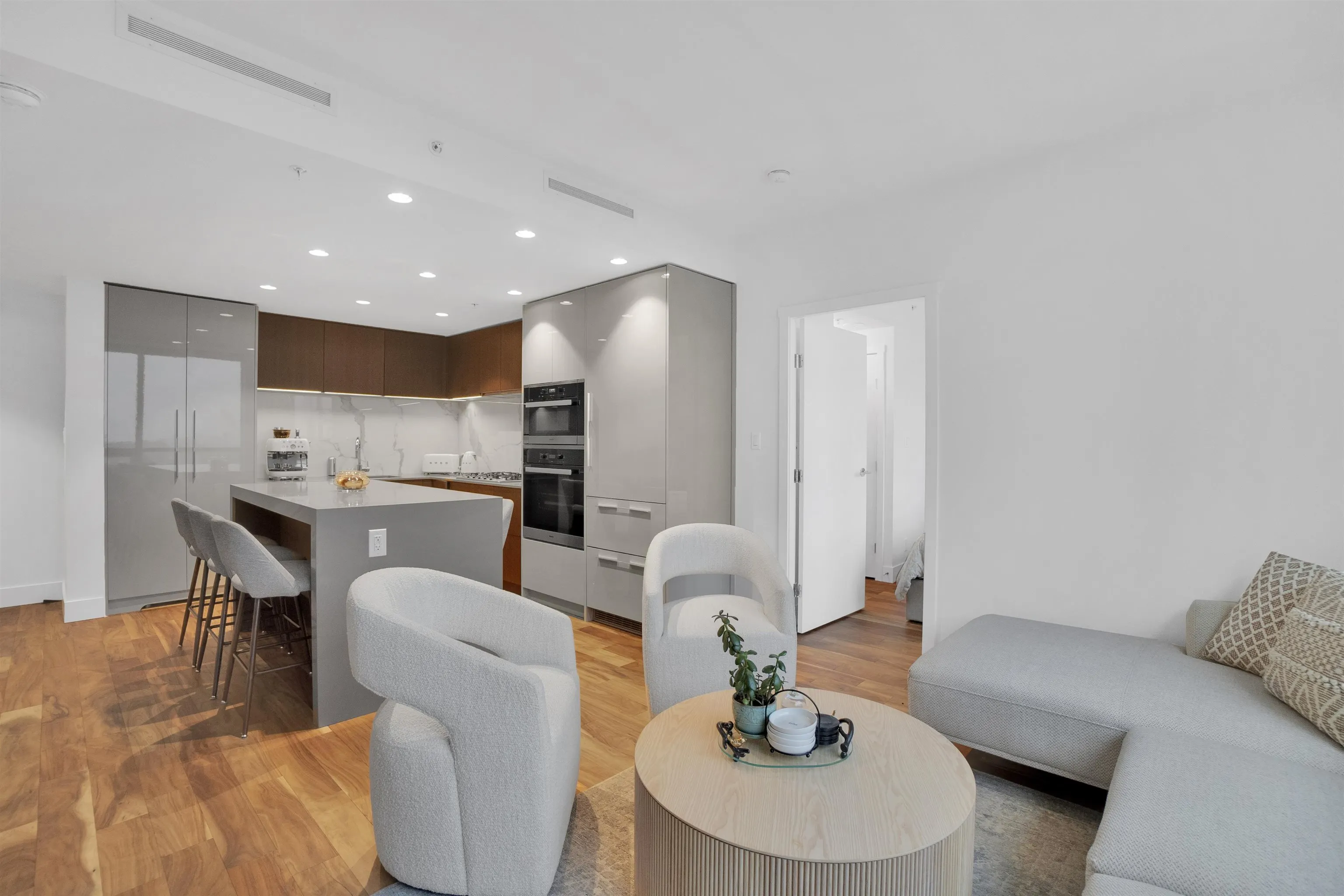 1302 1675 Lions Gate Lane