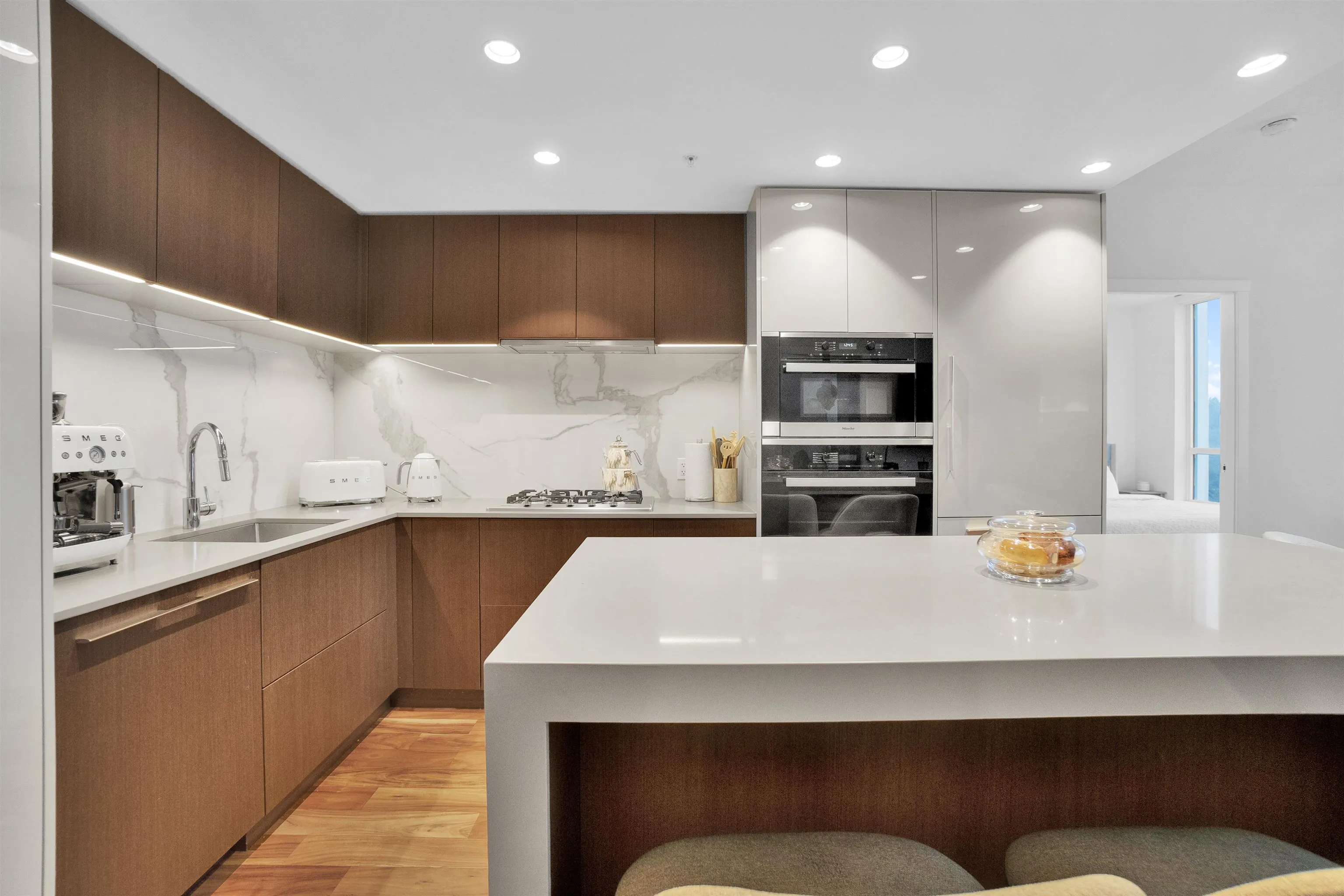 1302 1675 Lions Gate Lane