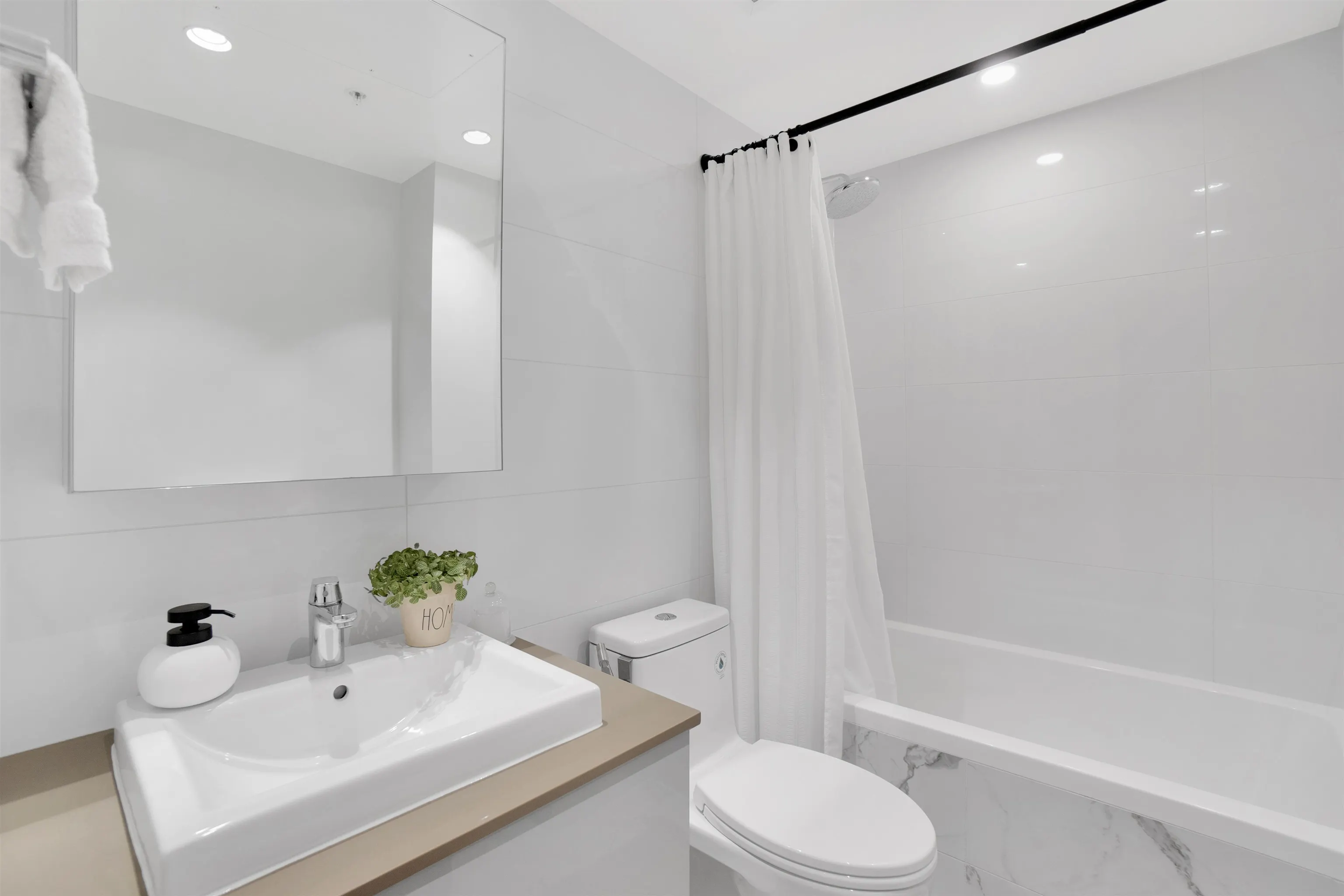 1302 1675 Lions Gate Lane