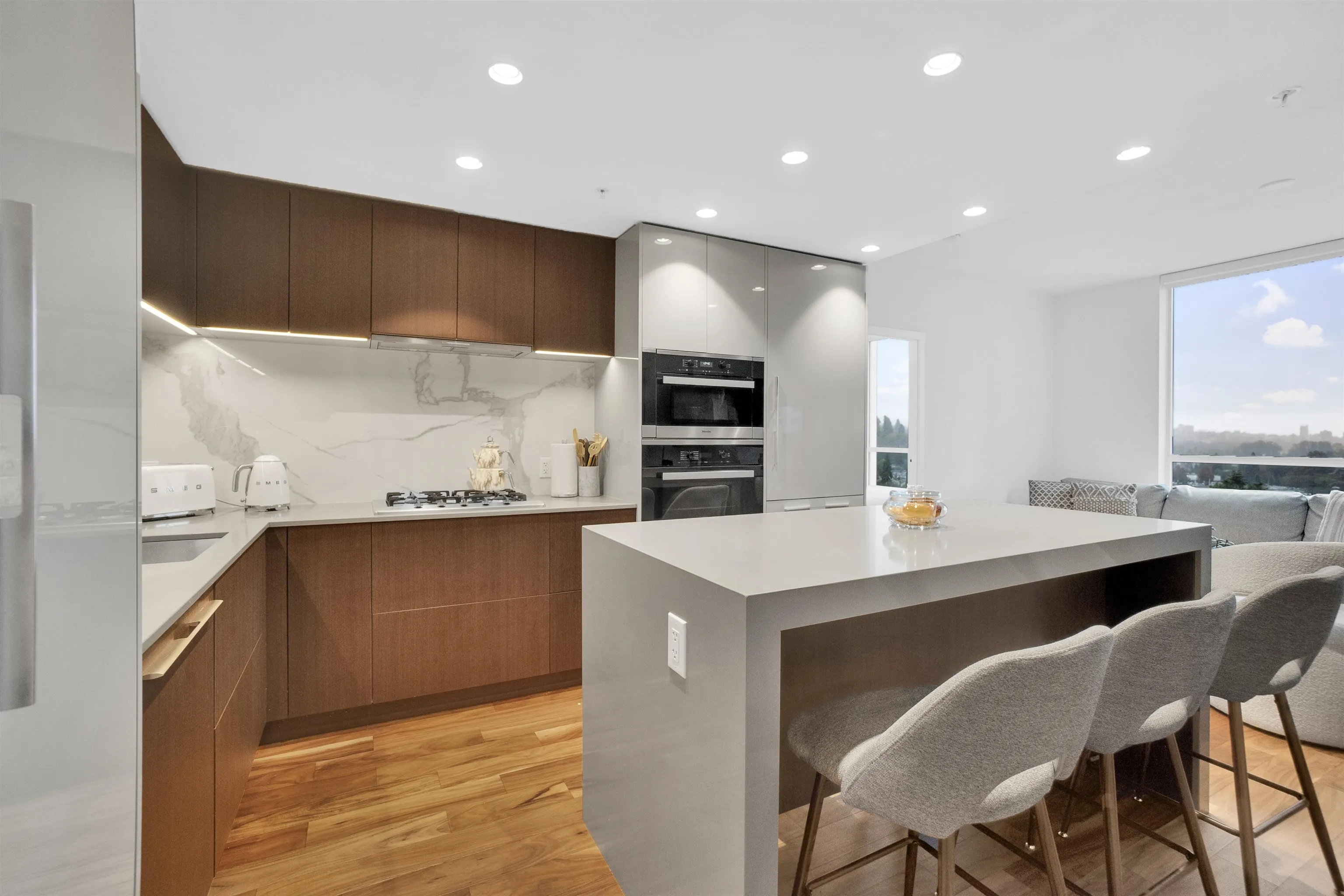 1302 1675 Lions Gate Lane