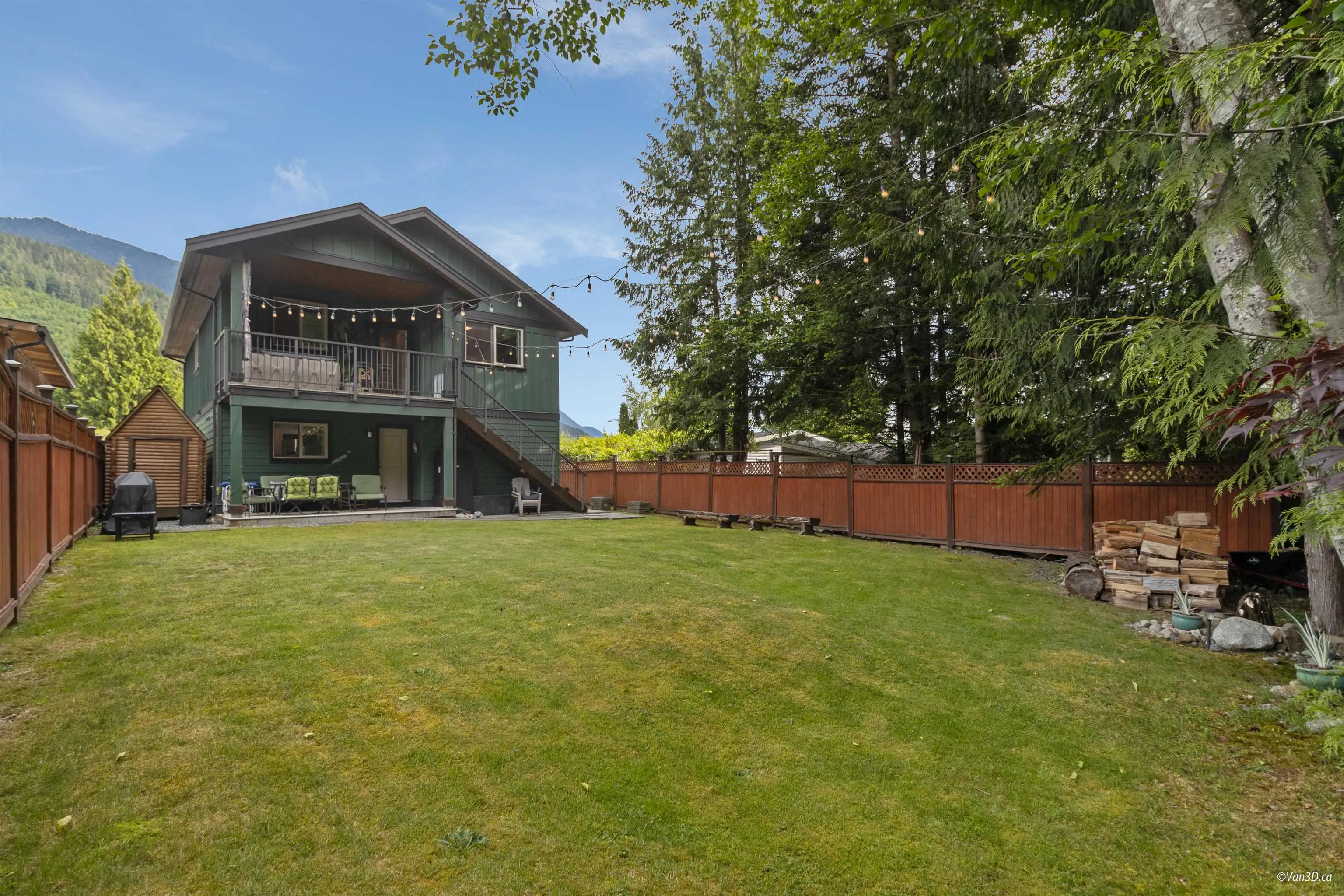 746 Upper Crescent