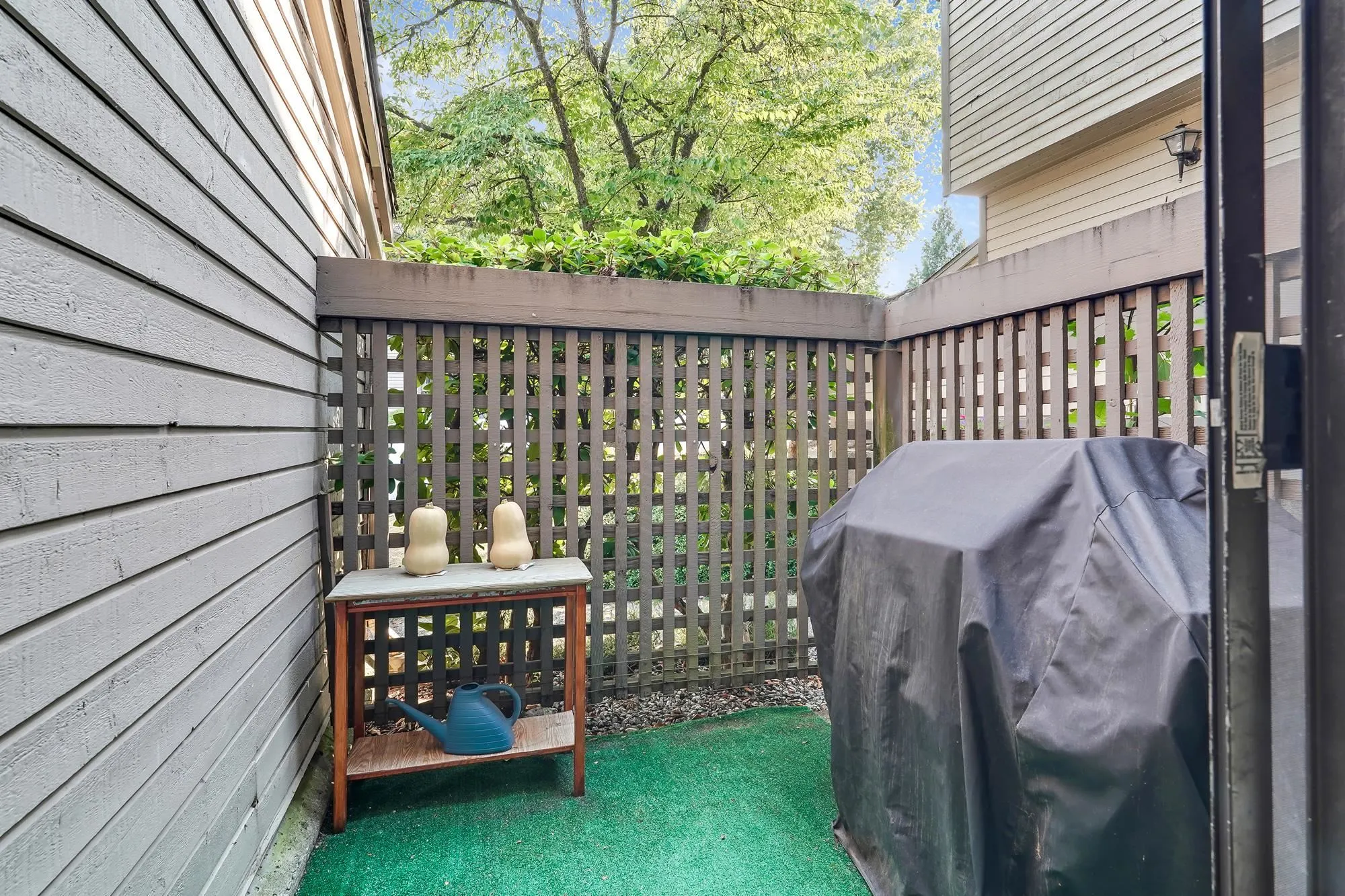 5766 Mayview Circle