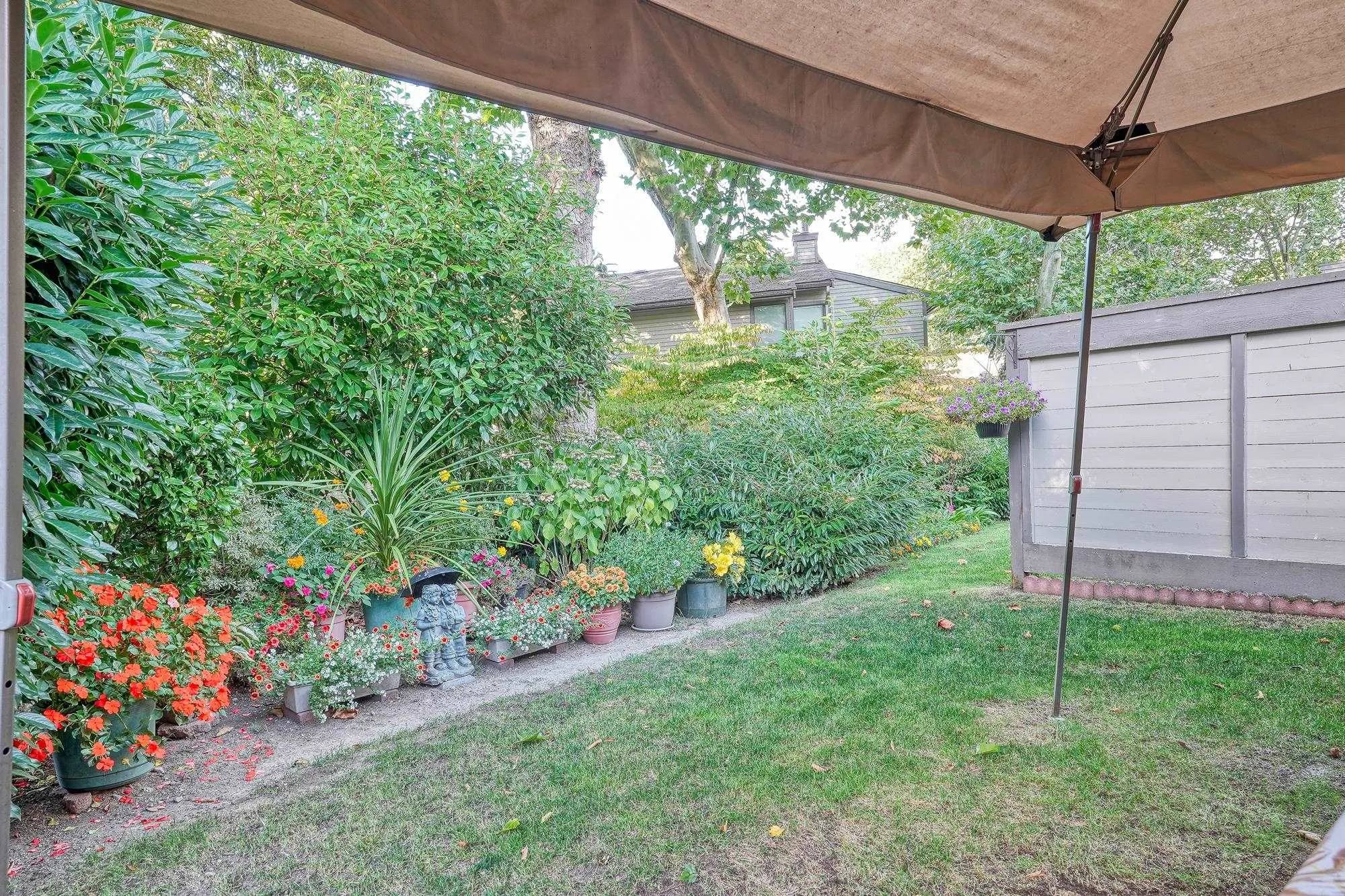 5766 Mayview Circle