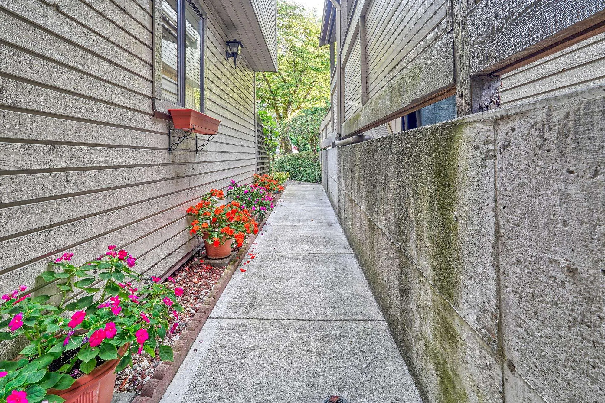 5766 Mayview Circle