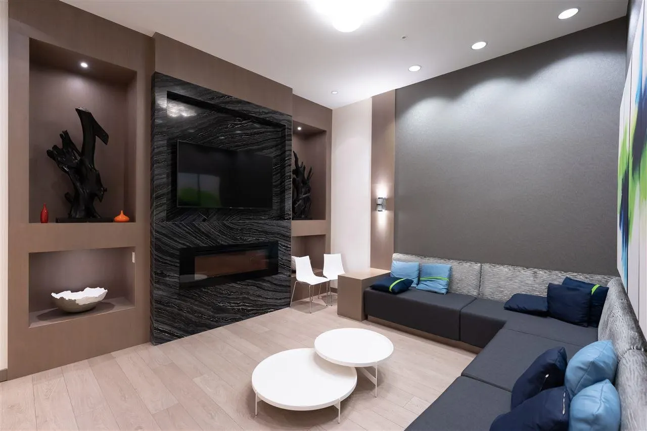1501 602 Como Lake Avenue