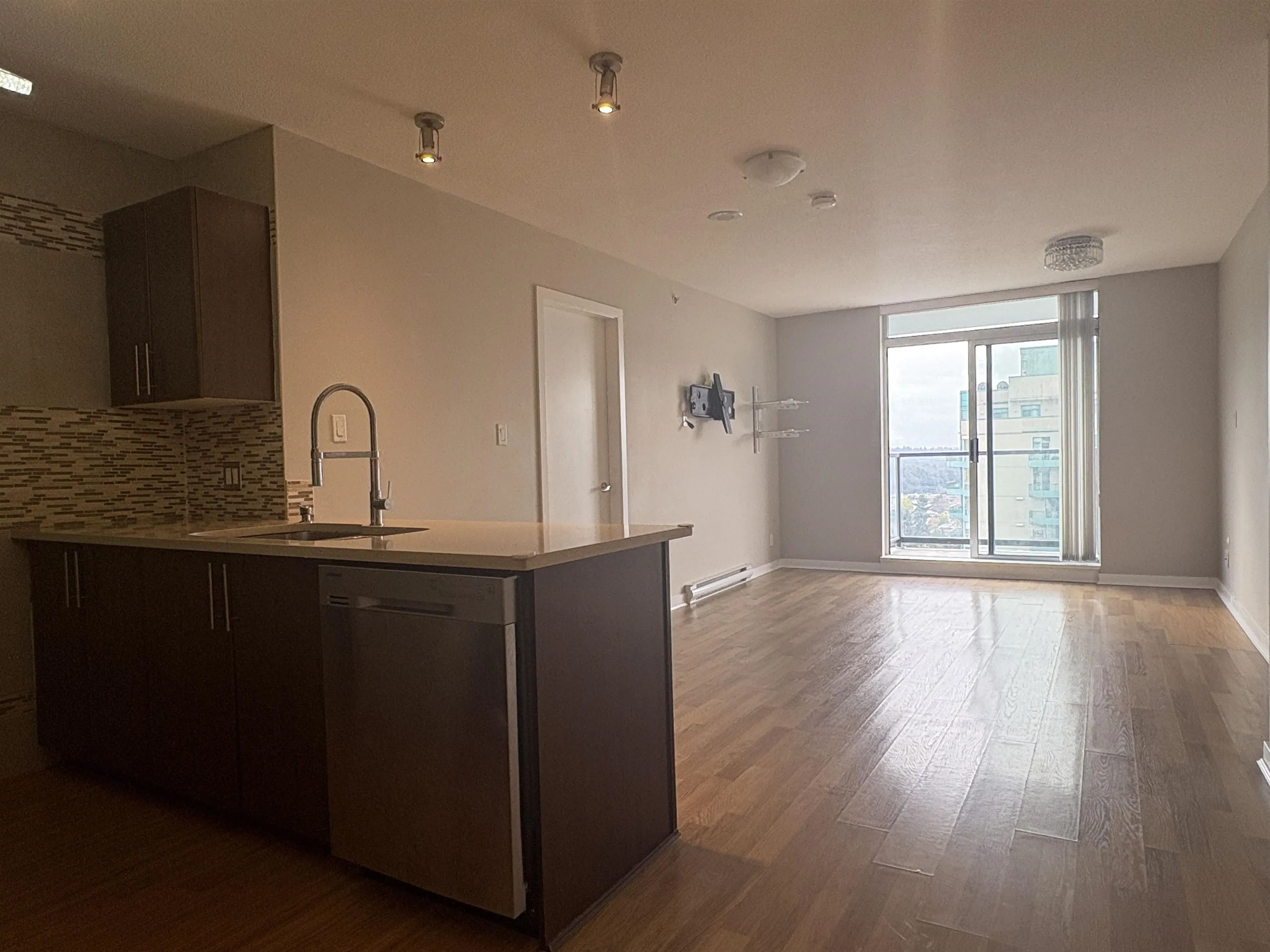 21xx 1178 Heffley Crescent