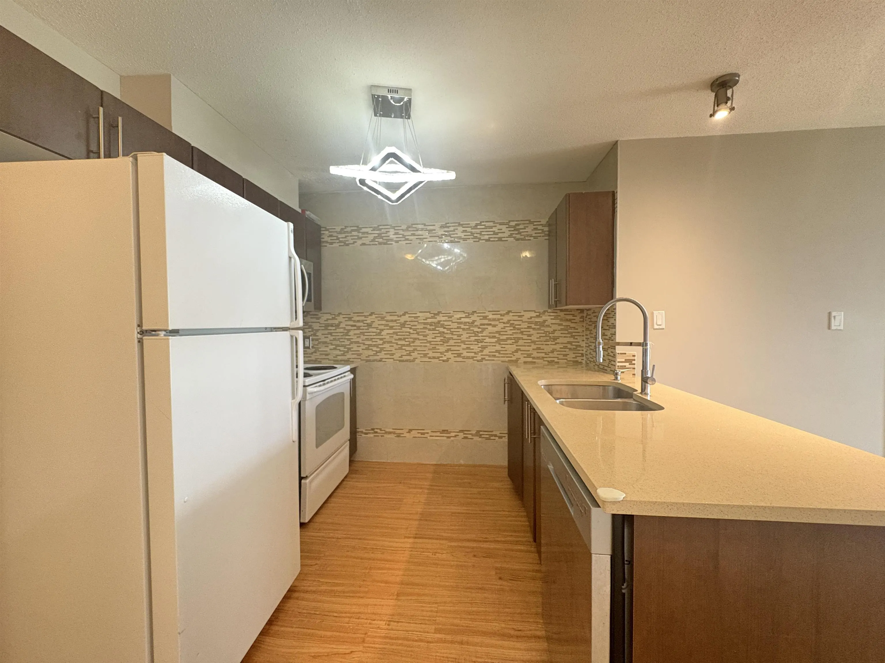 21xx 1178 Heffley Crescent