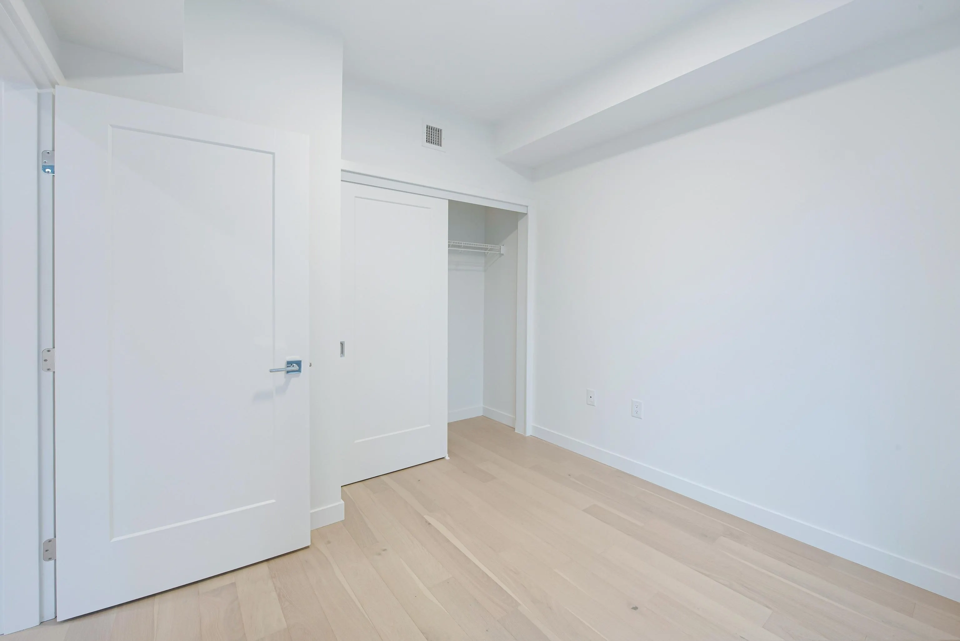 871 W 33rd Avenue