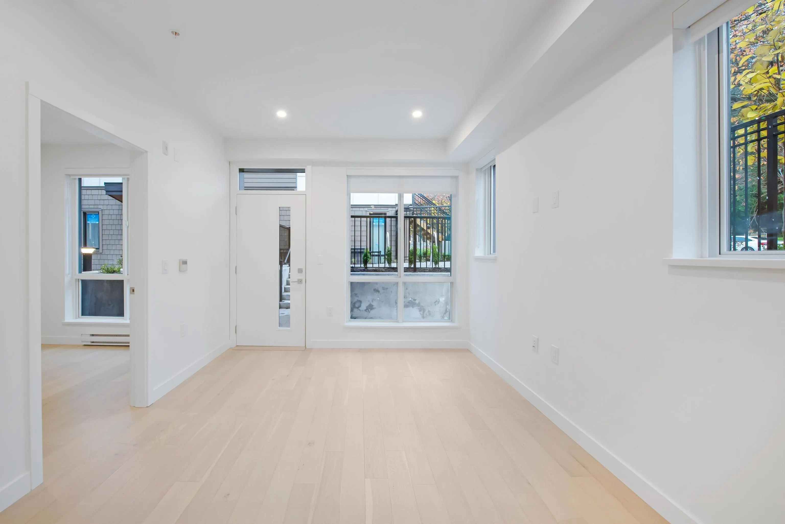 871 W 33rd Avenue