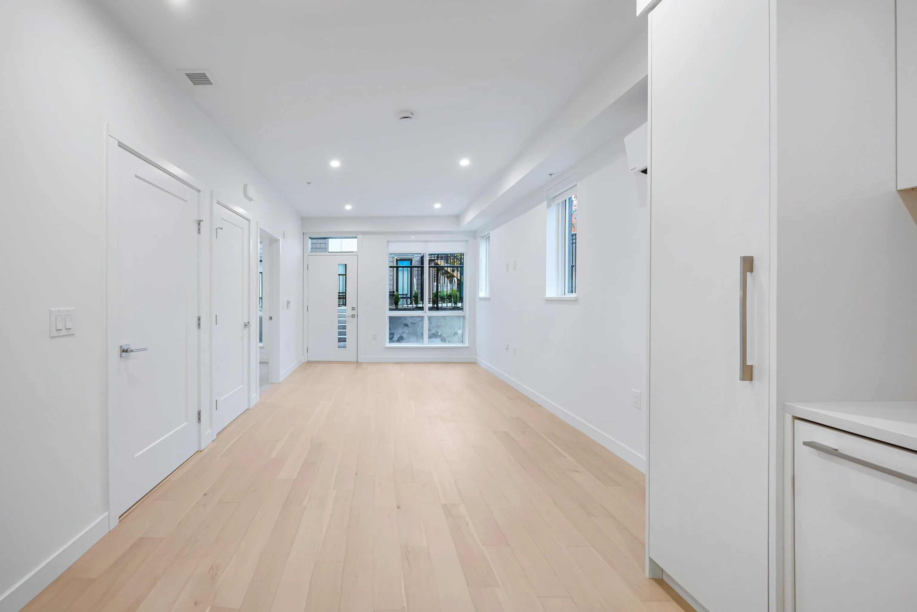 871 W 33rd Avenue