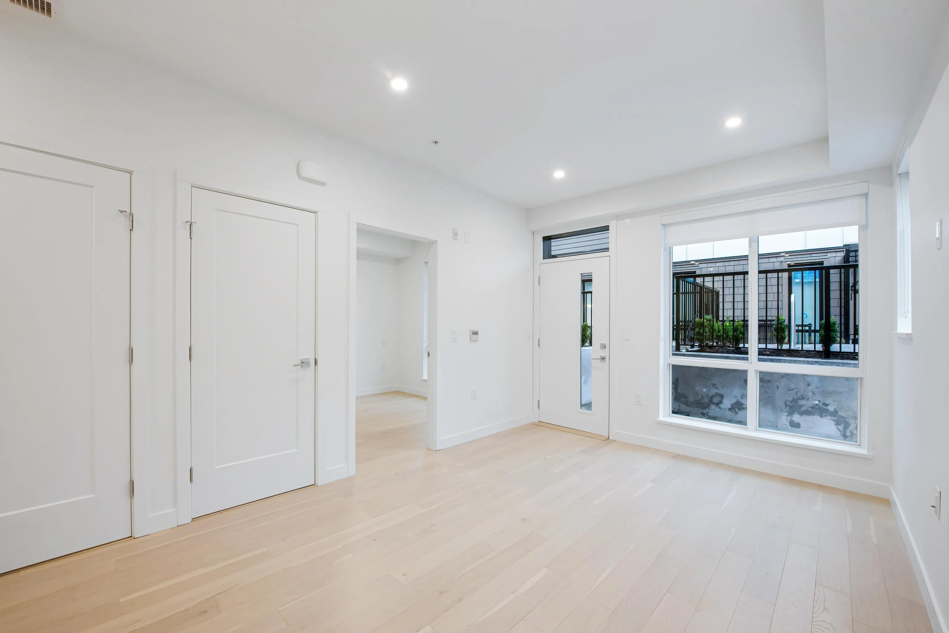 871 W 33rd Avenue