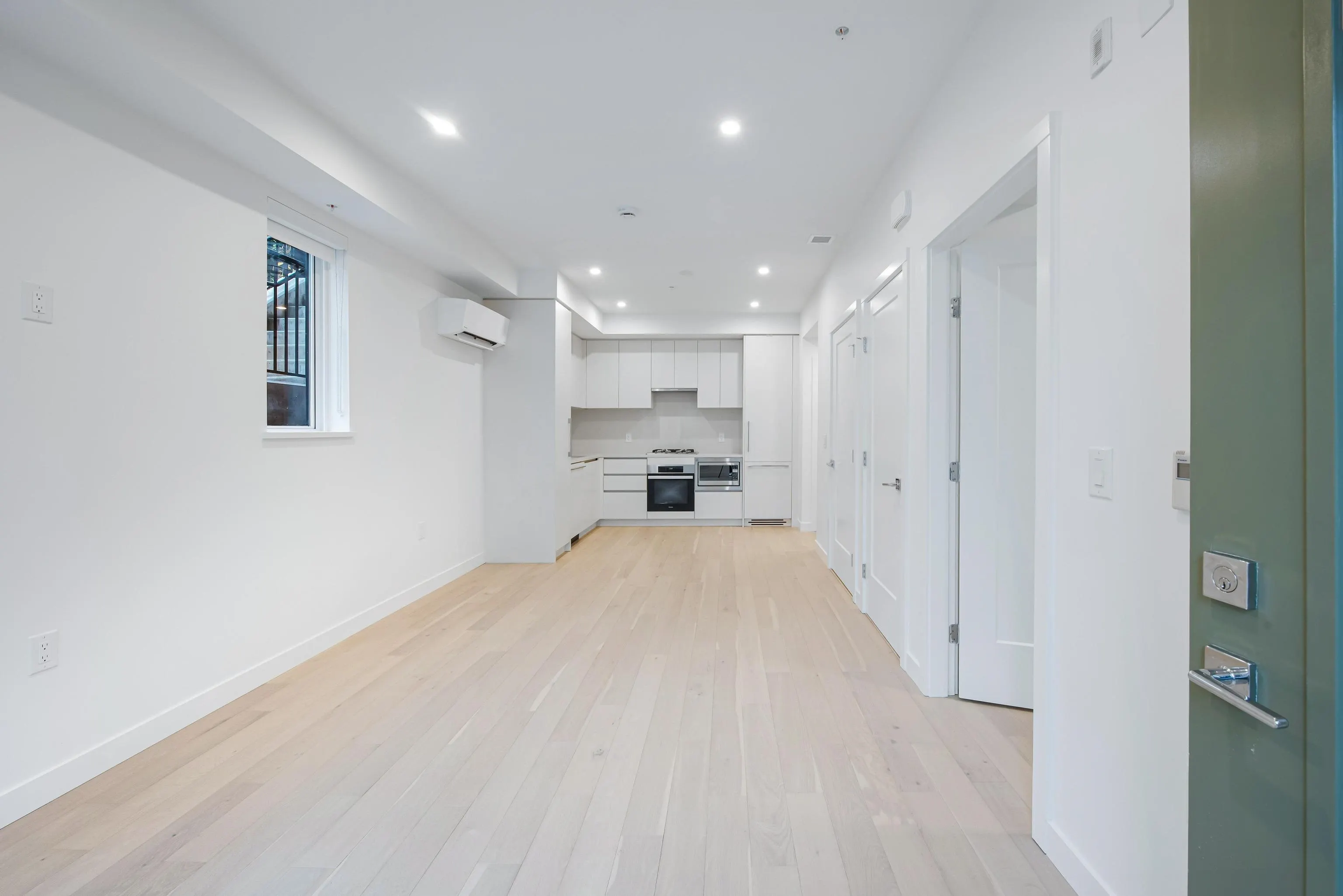 871 W 33rd Avenue