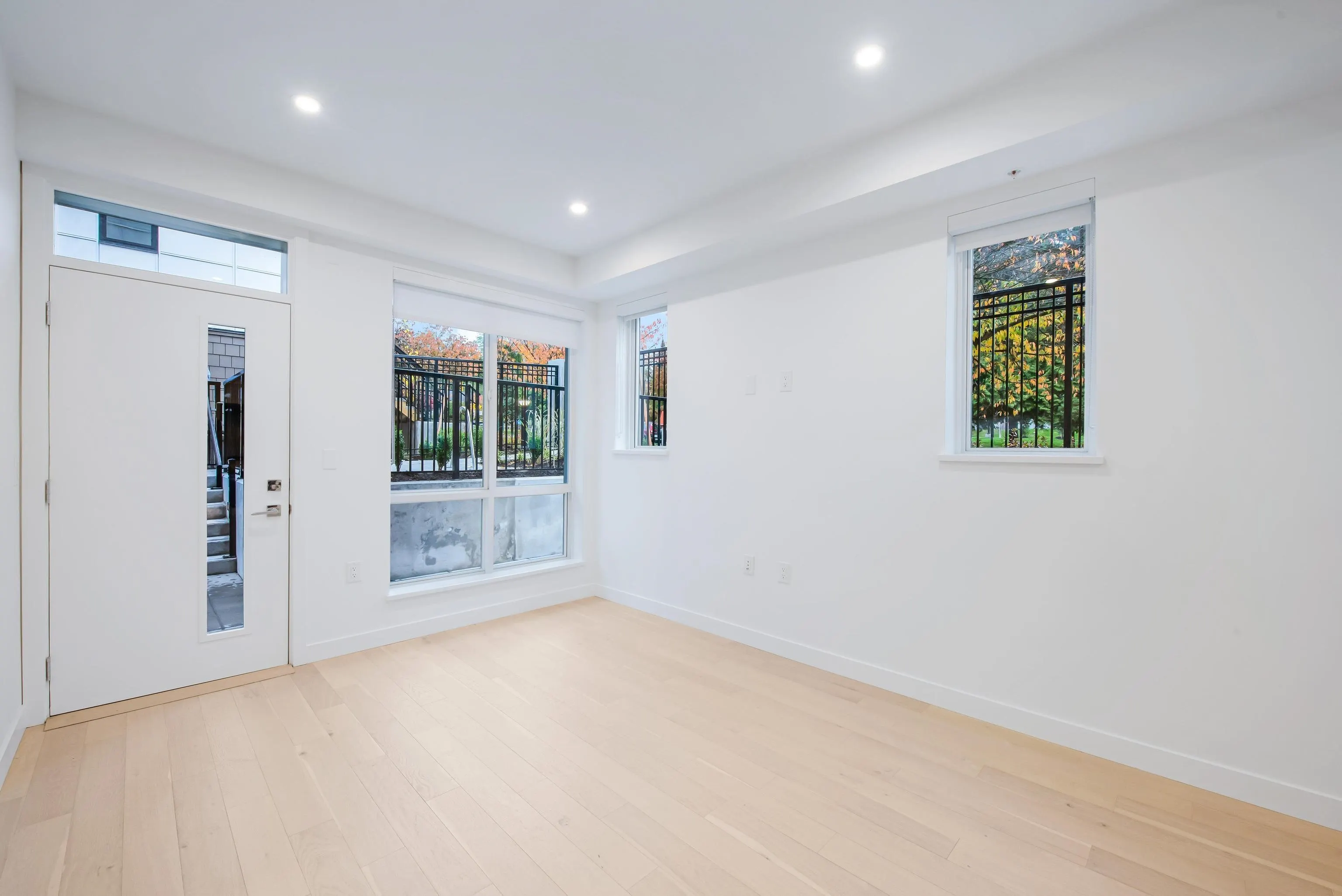 871 W 33rd Avenue