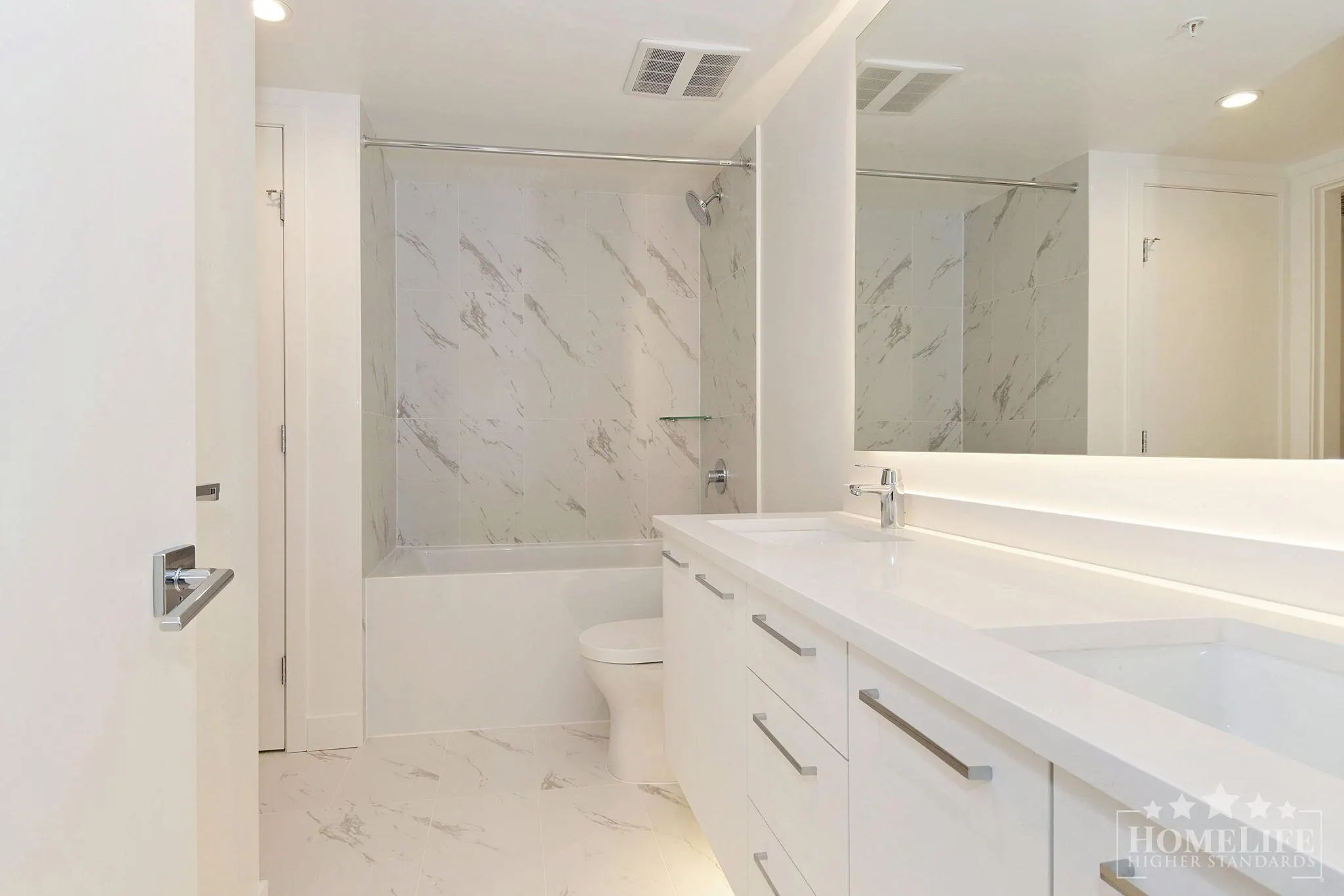1003 1588 Johnston Road