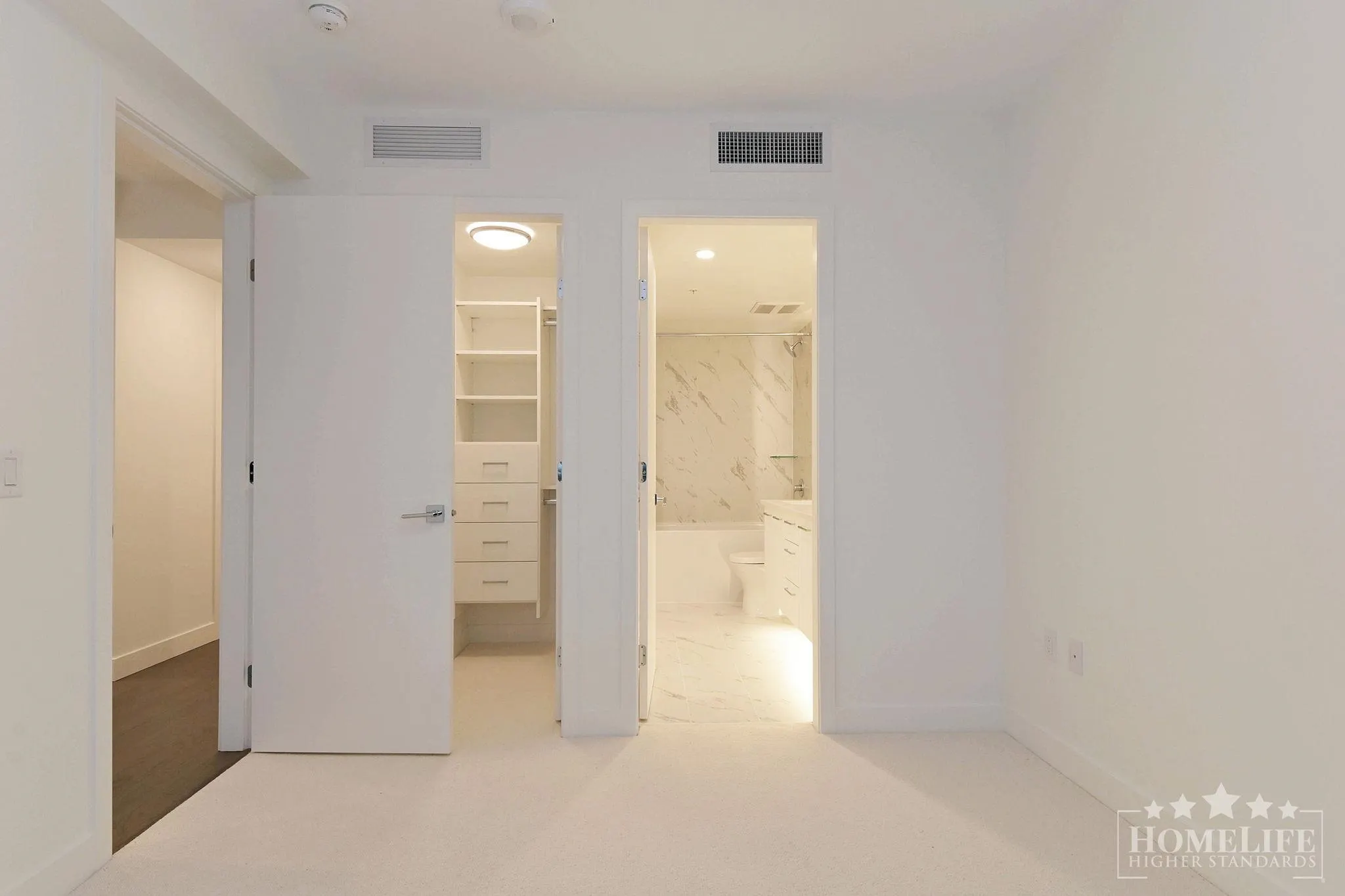 1003 1588 Johnston Road