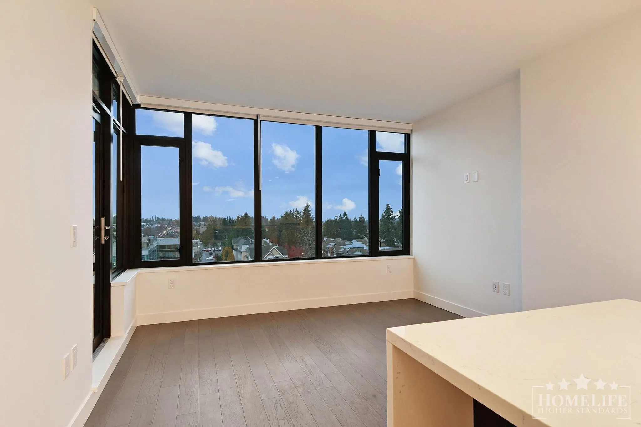 1003 1588 Johnston Road