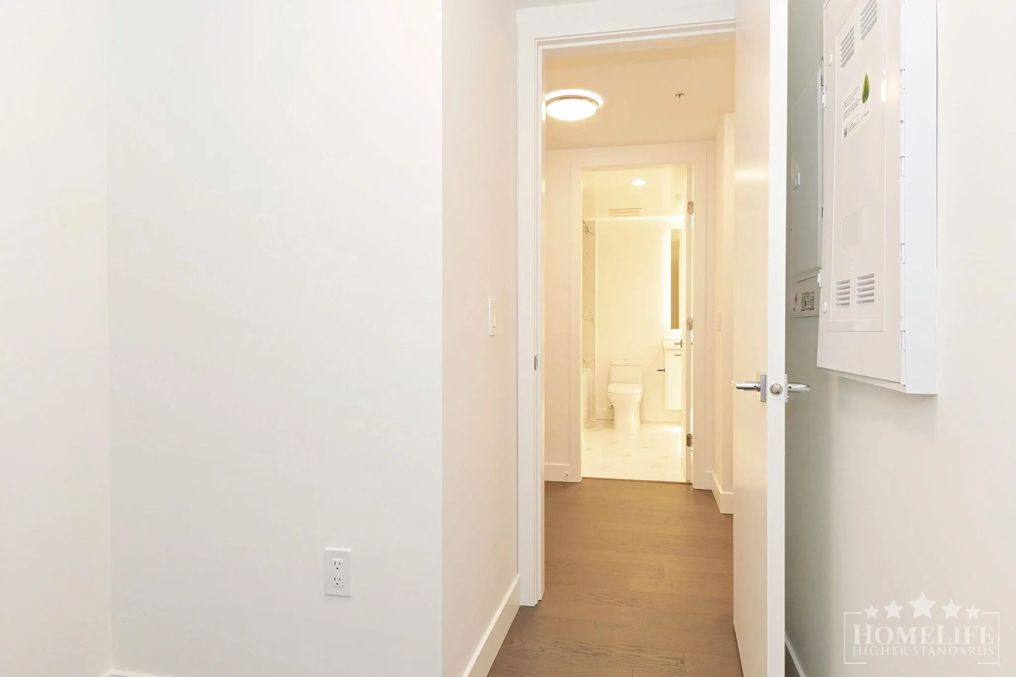 1003 1588 Johnston Road