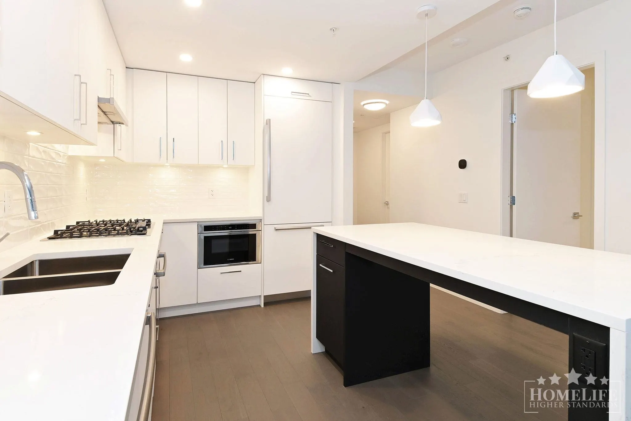 1003 1588 Johnston Road