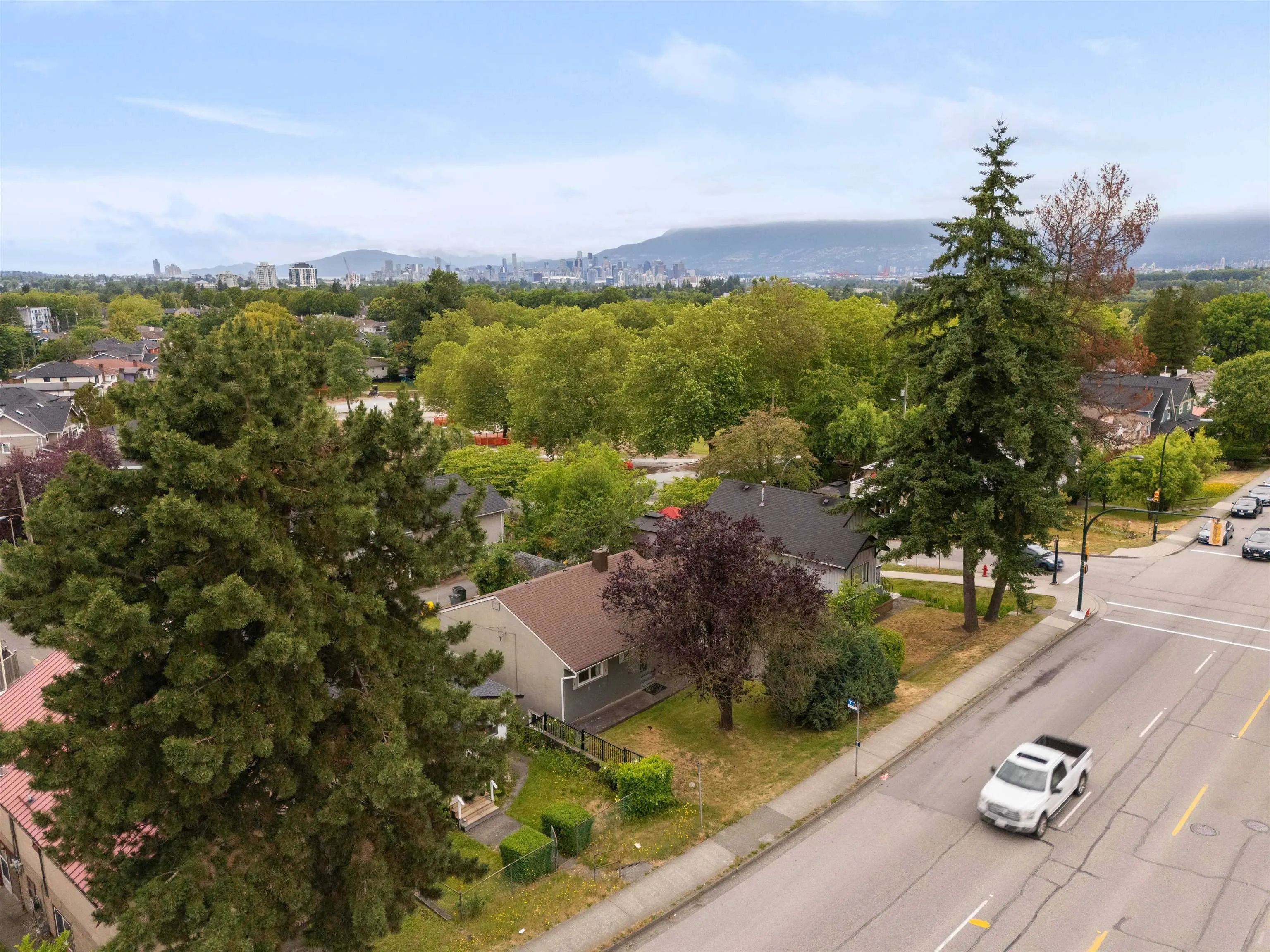 4561 Nanaimo Street