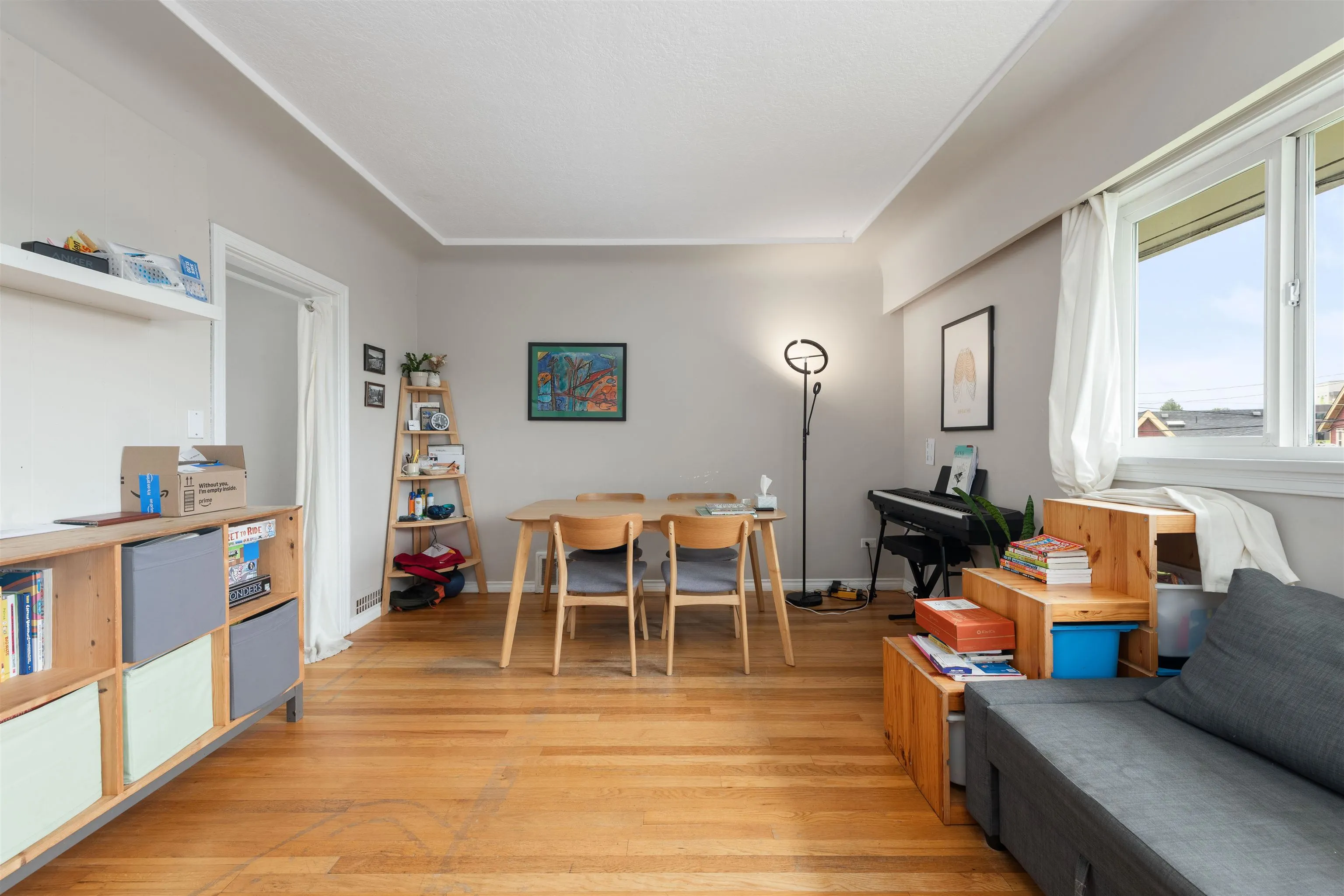 4561 Nanaimo Street