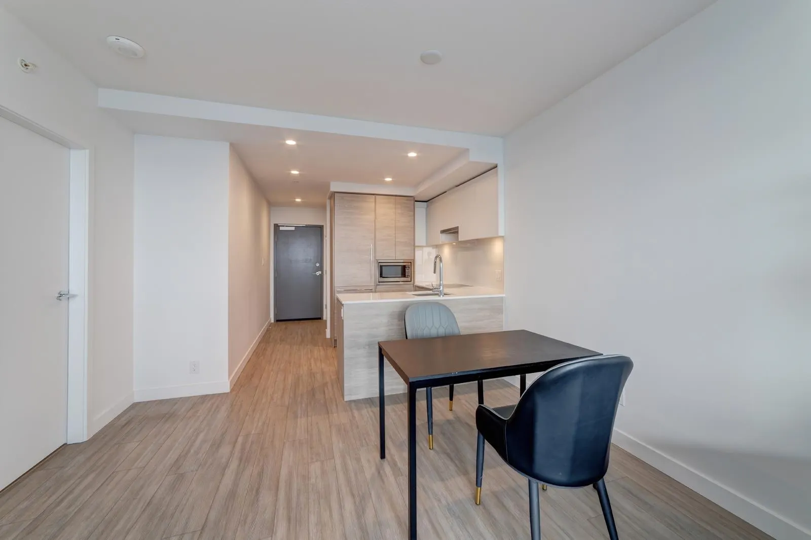 26XX 13615 Fraser Highway