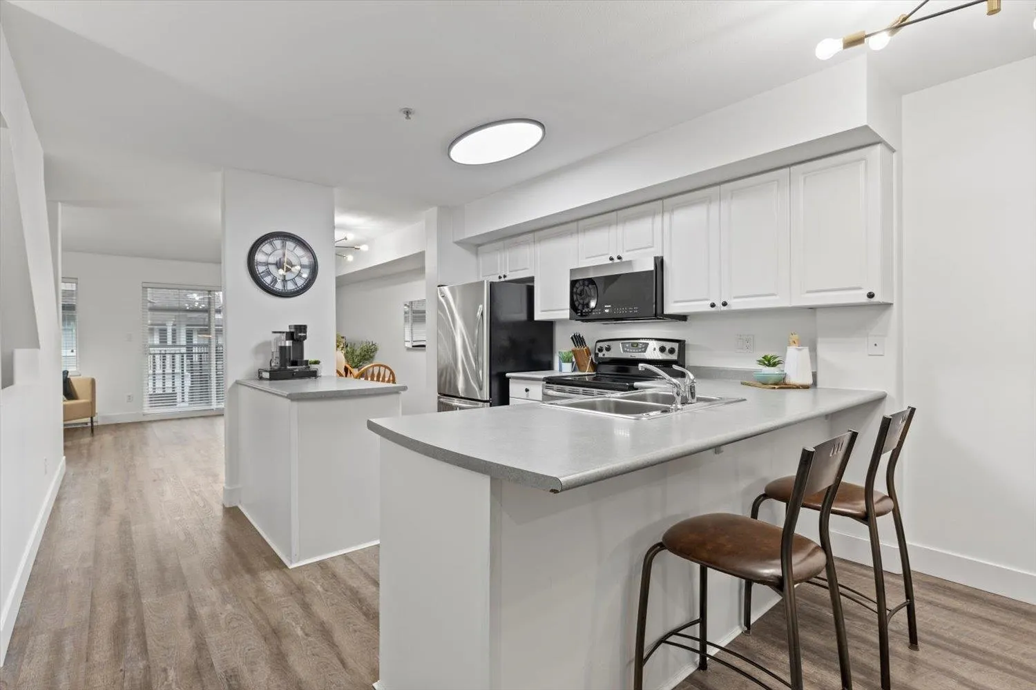 42 2927 Fremont Street