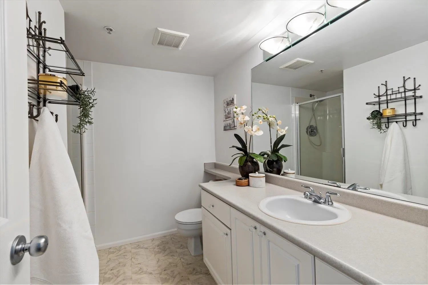 42 2927 Fremont Street