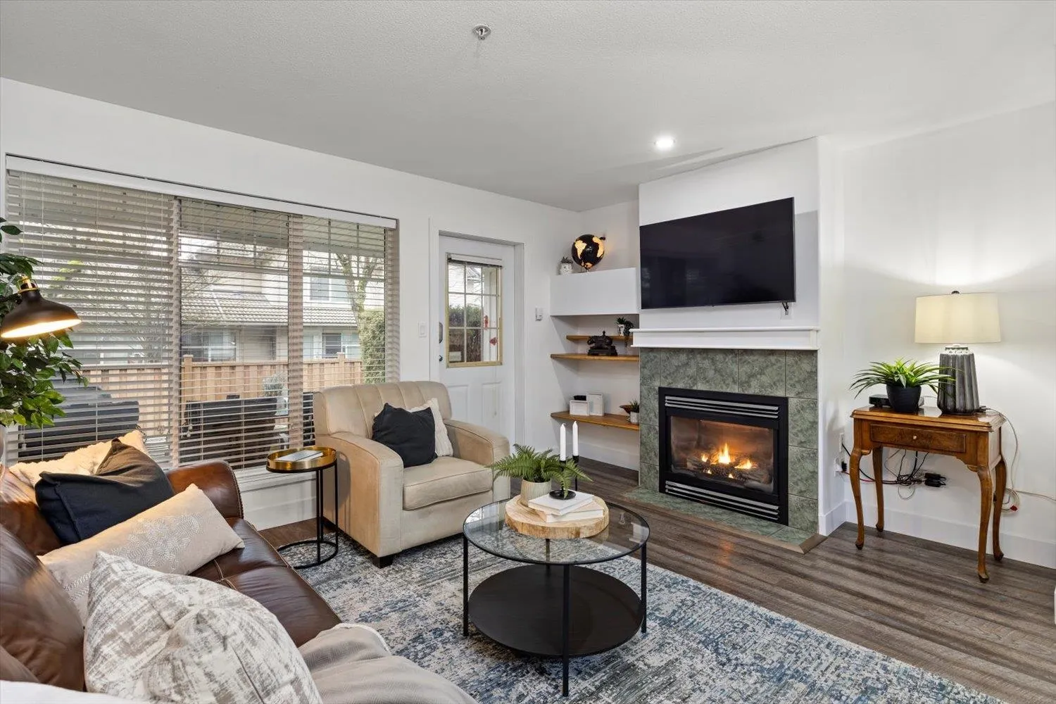 42 2927 Fremont Street