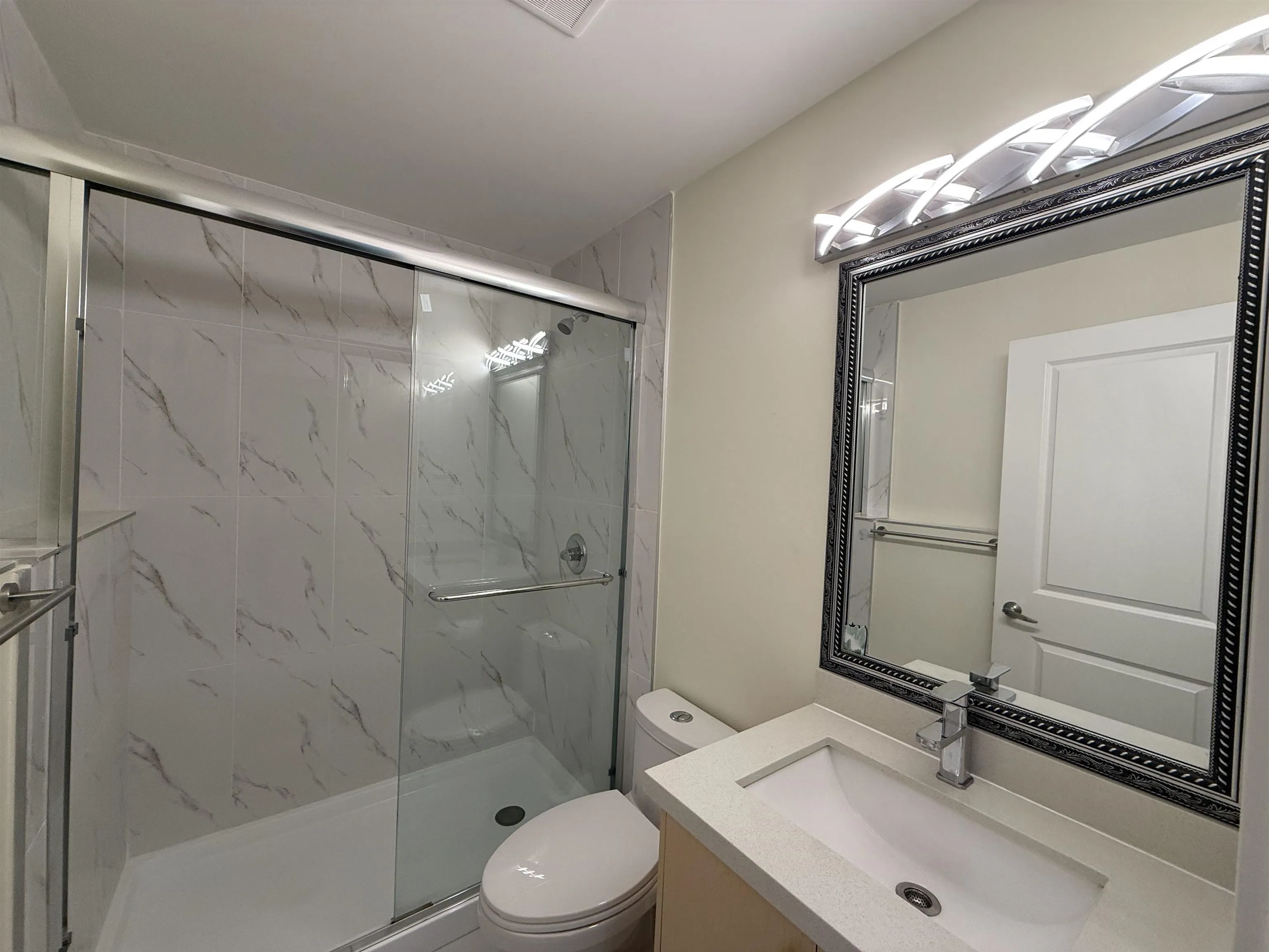 2 Bed Suite 4XXX Huxley Avenue