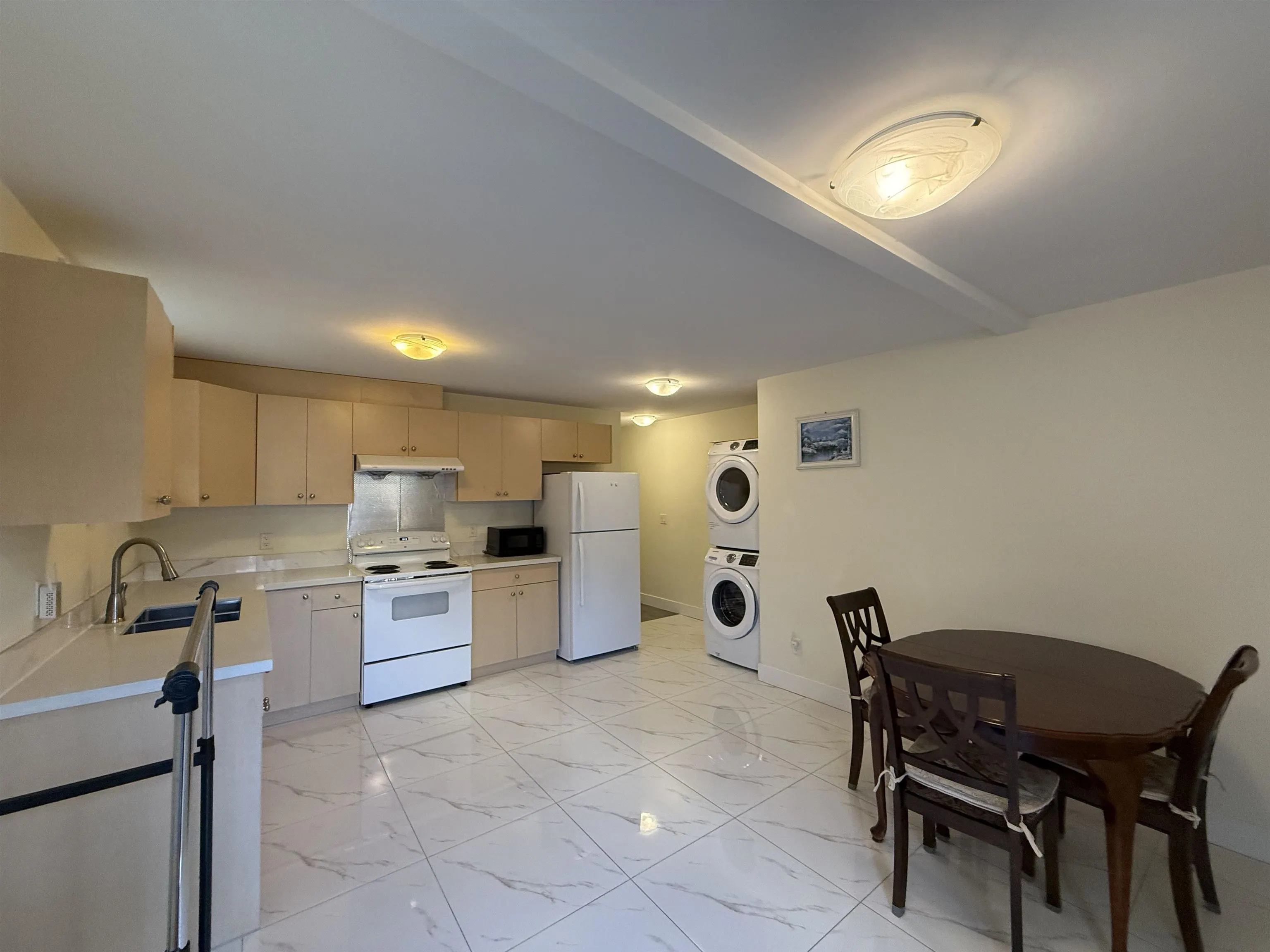 2 Bed Suite 4XXX Huxley Avenue