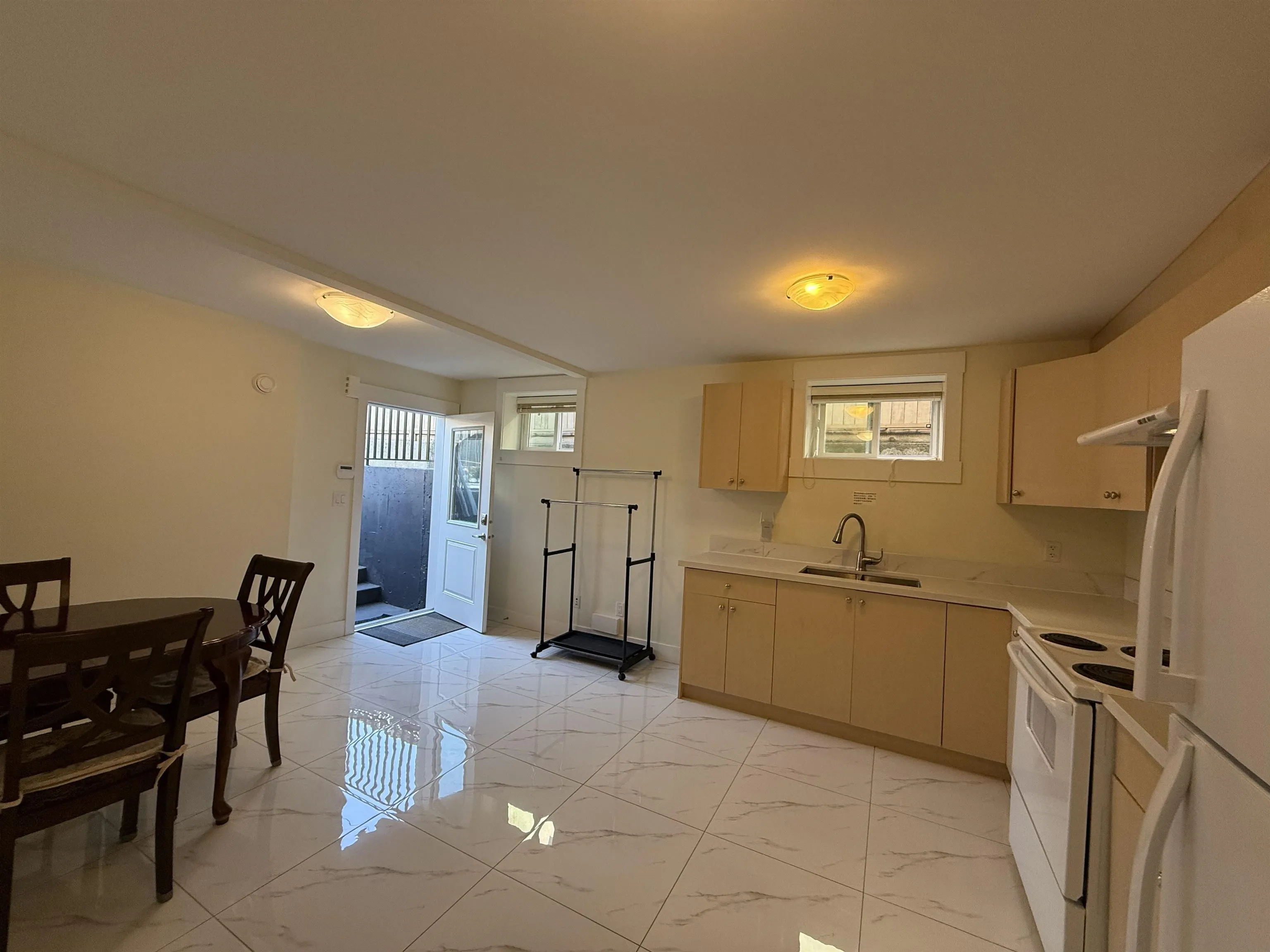 2 Bed Suite 4XXX Huxley Avenue