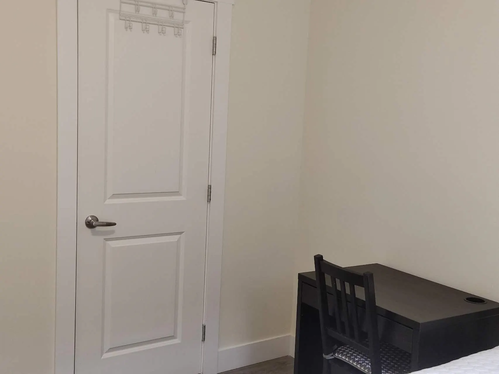 2 Bed Suite 4XXX Huxley Avenue