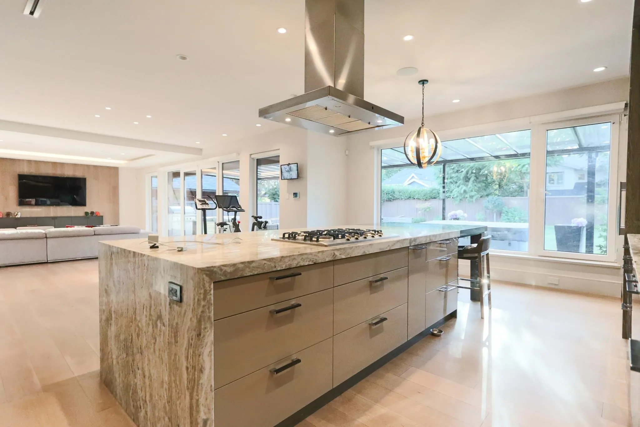 4341 Carolyn Drive