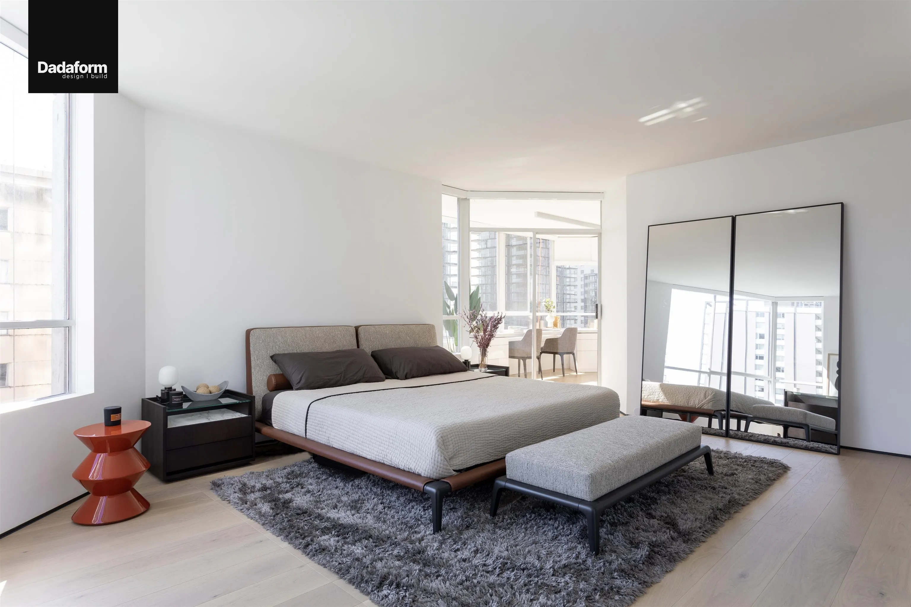 02 738 Broughton Street