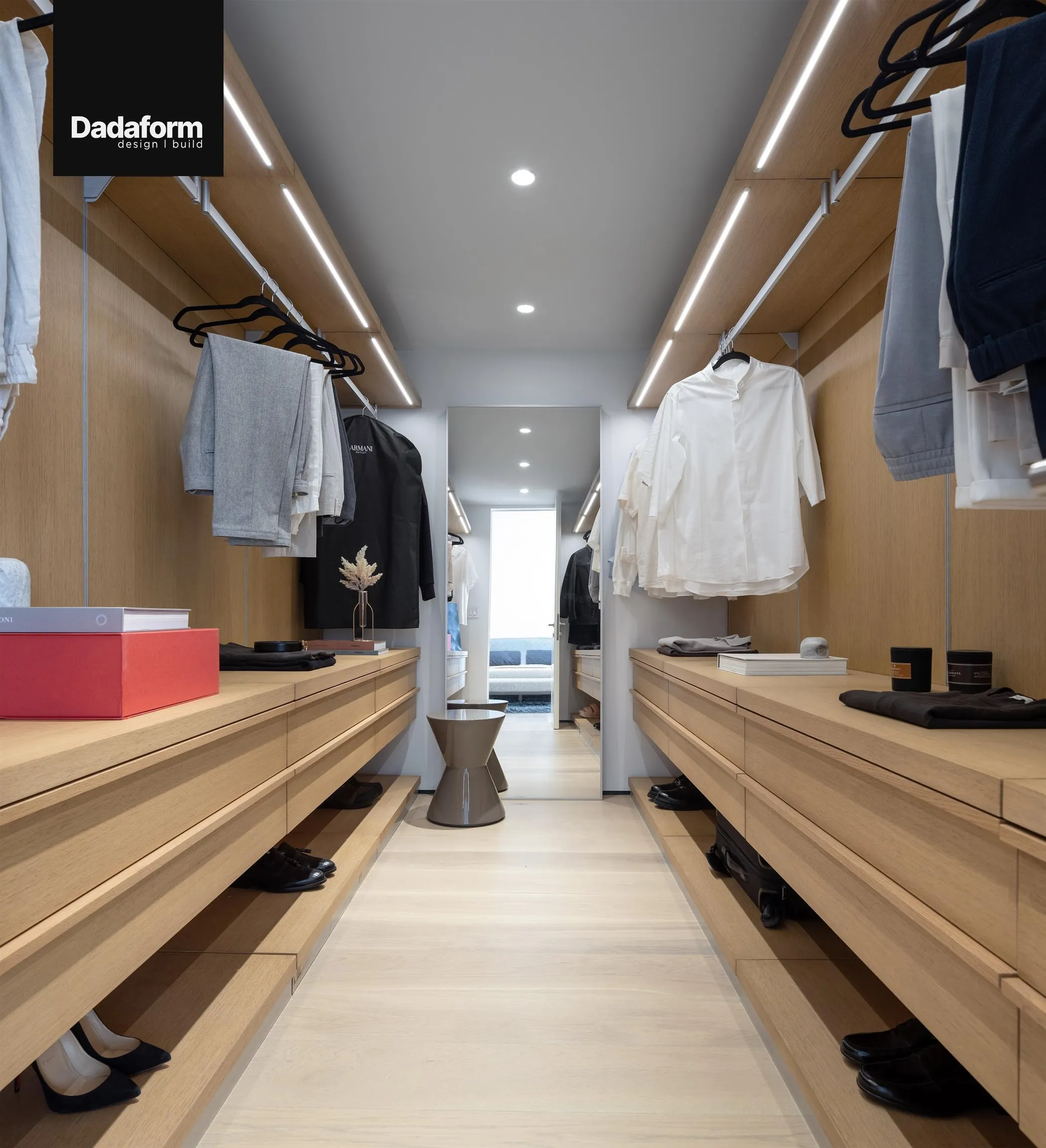 02 738 Broughton Street