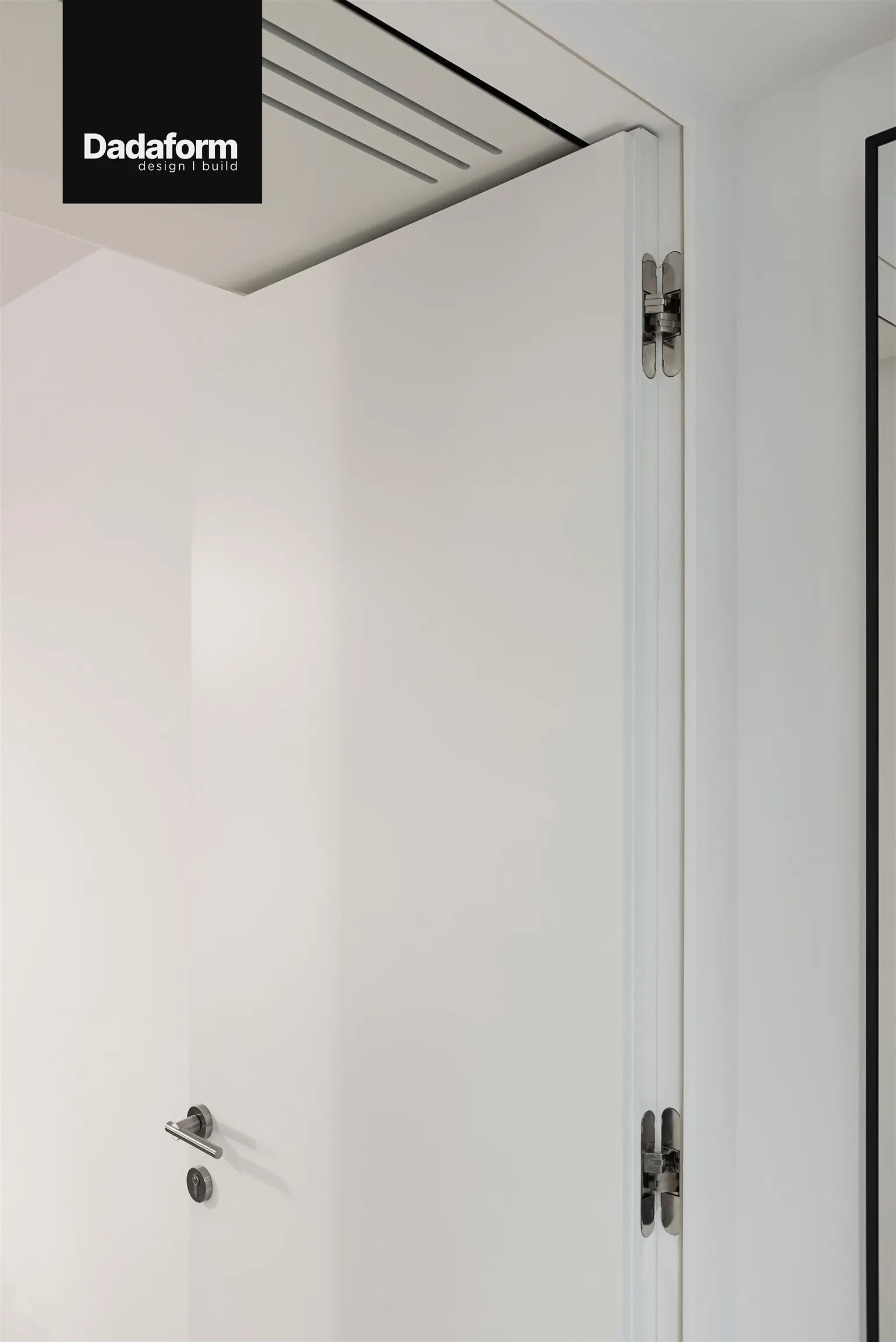 02 738 Broughton Street